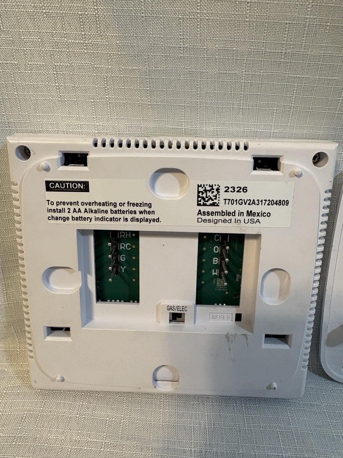 Digital Wall Electronic Non Programmable Thermostat T701 Heat/Cool