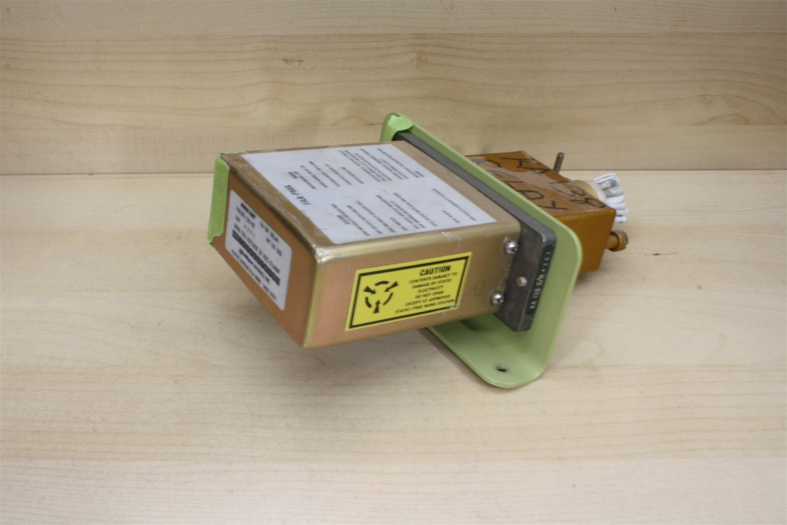 King KA-138 Relay 071-1251-00 (Plus Connector Plug and Bracket)