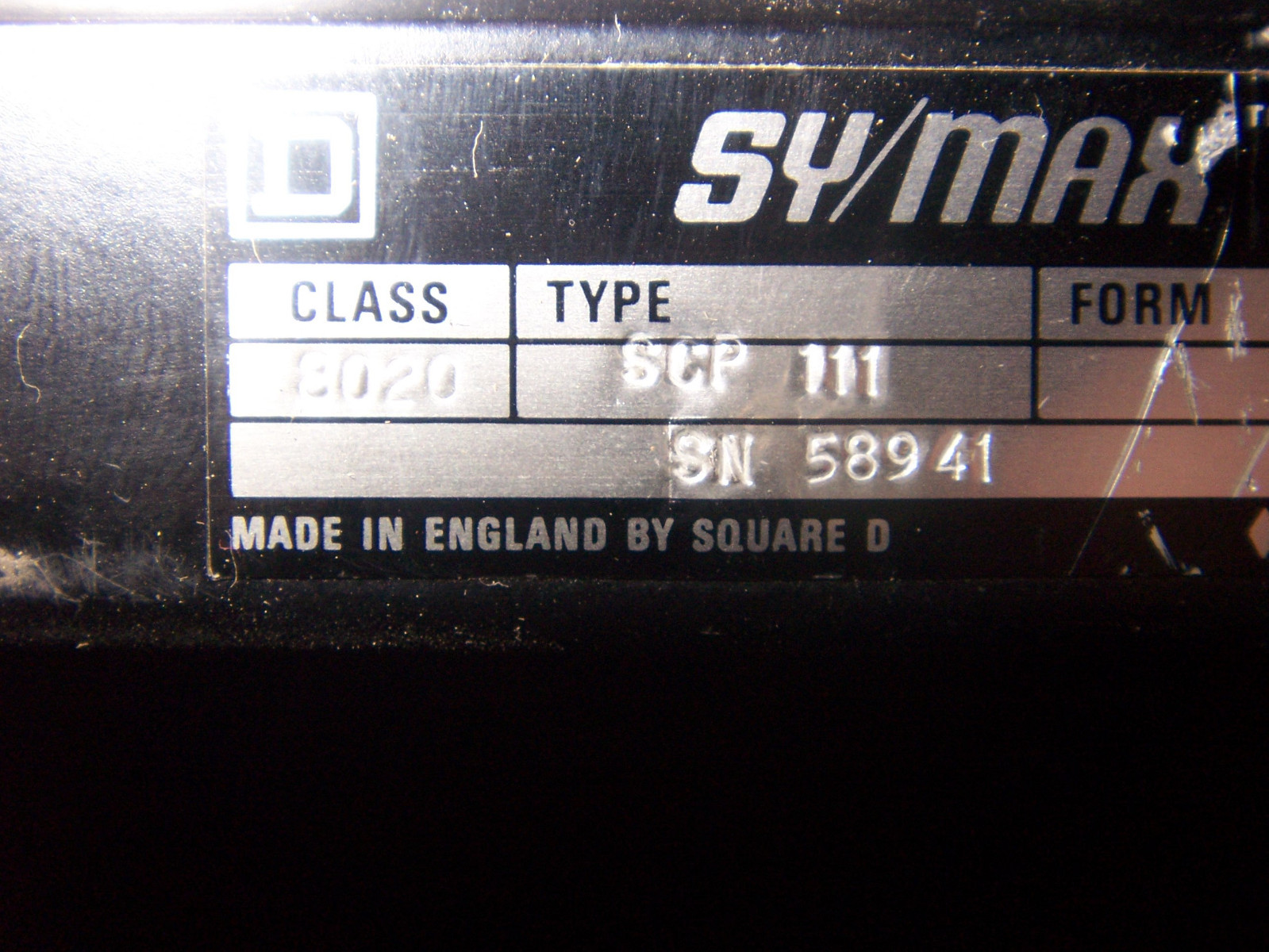 SQUARE D 8020 SCP111 SY/MAX MODEL 100 CONTROLLER WITH MEMORY MODULE