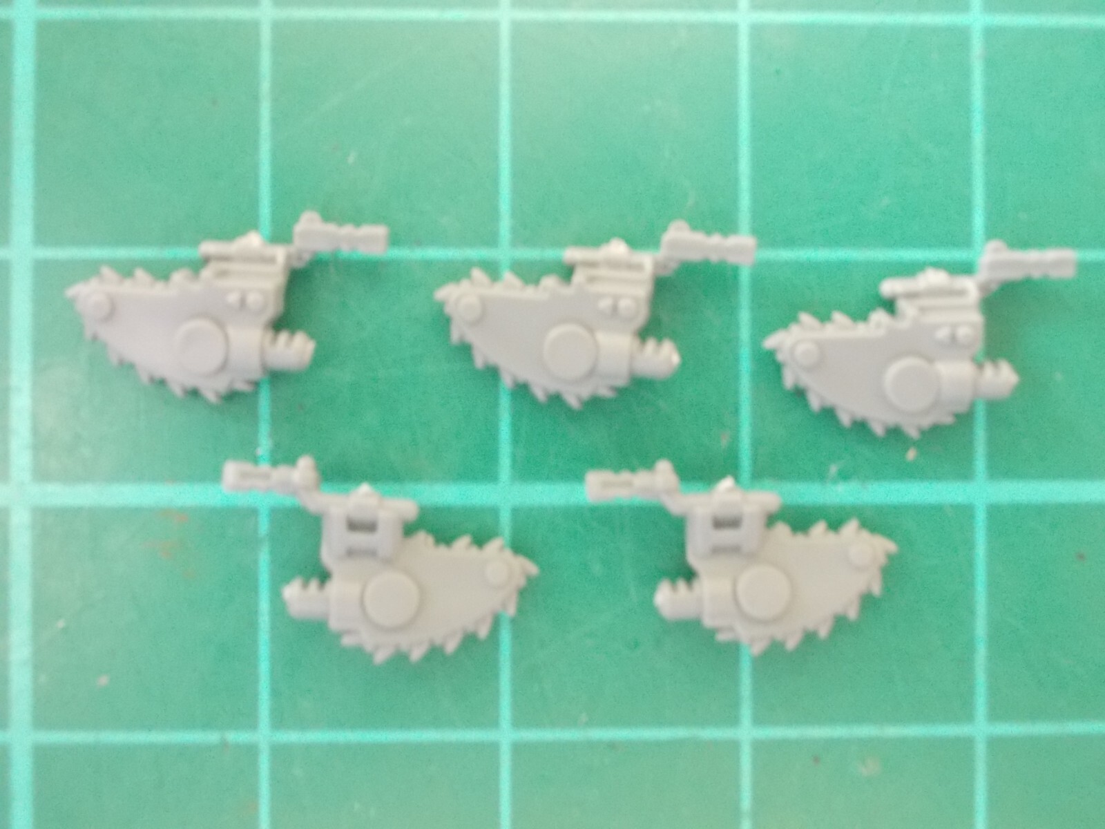 Horus Hersey - 5 Space Marine Legion chain bayonets - 30k / 40k bits