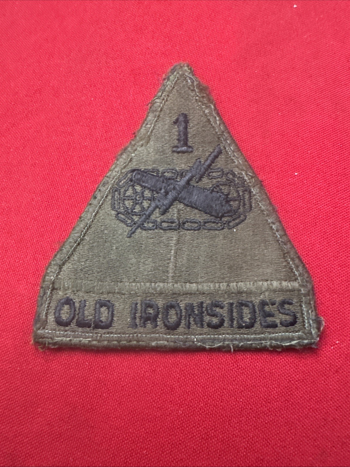 MILITARY PATCH SEW ON SUBDUED US ARMY 1ST ARMORED DIVISION OLD IRONSIDES E815