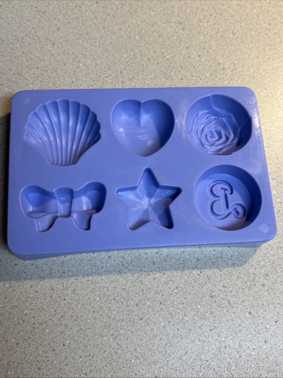 Barbie Plastic Shape Mold Craft Play Doh-Rose-Heart-Shell-Bow-Star-B Logo