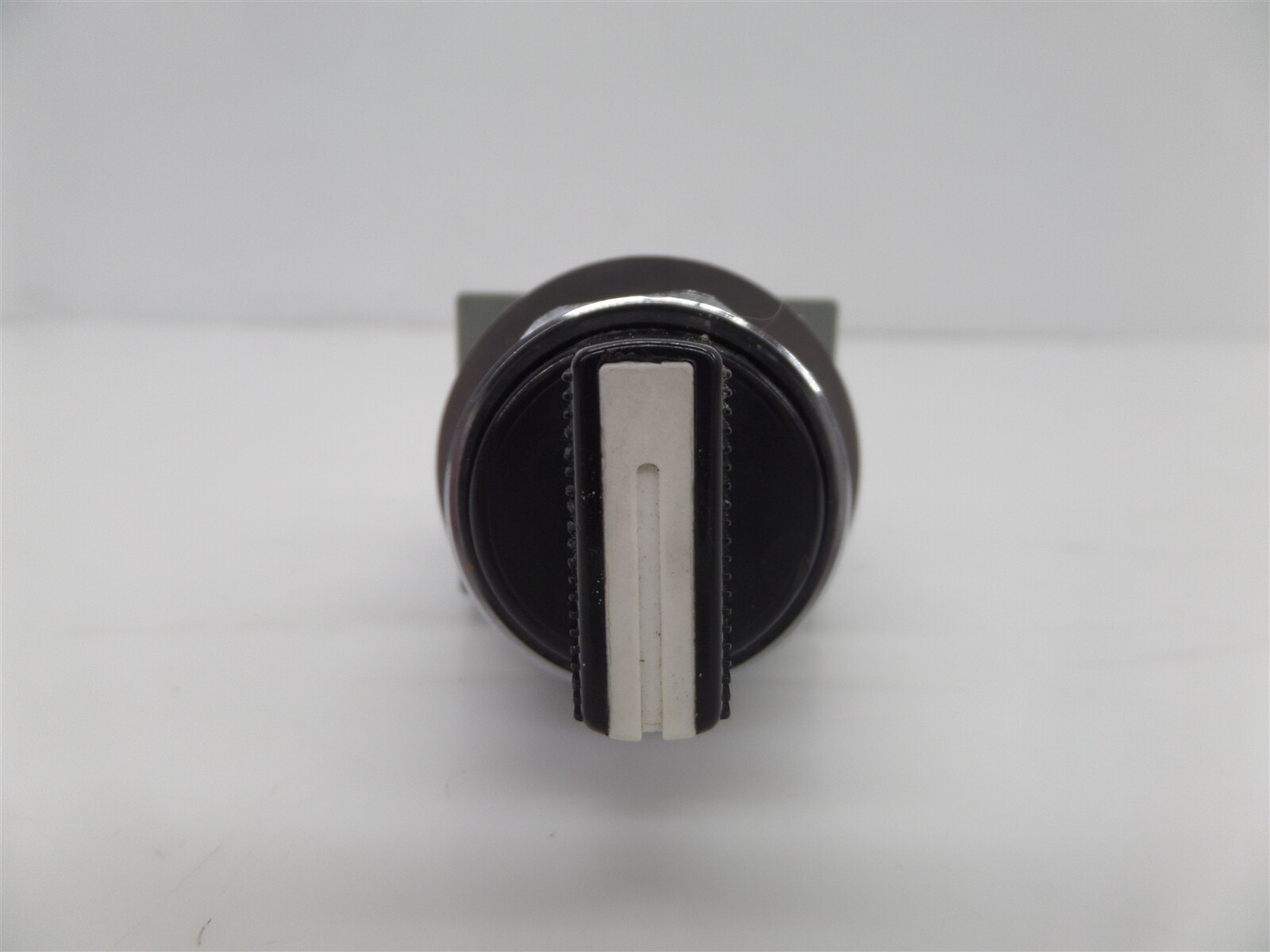 IDEC ASW210 2 Position Selector Switch