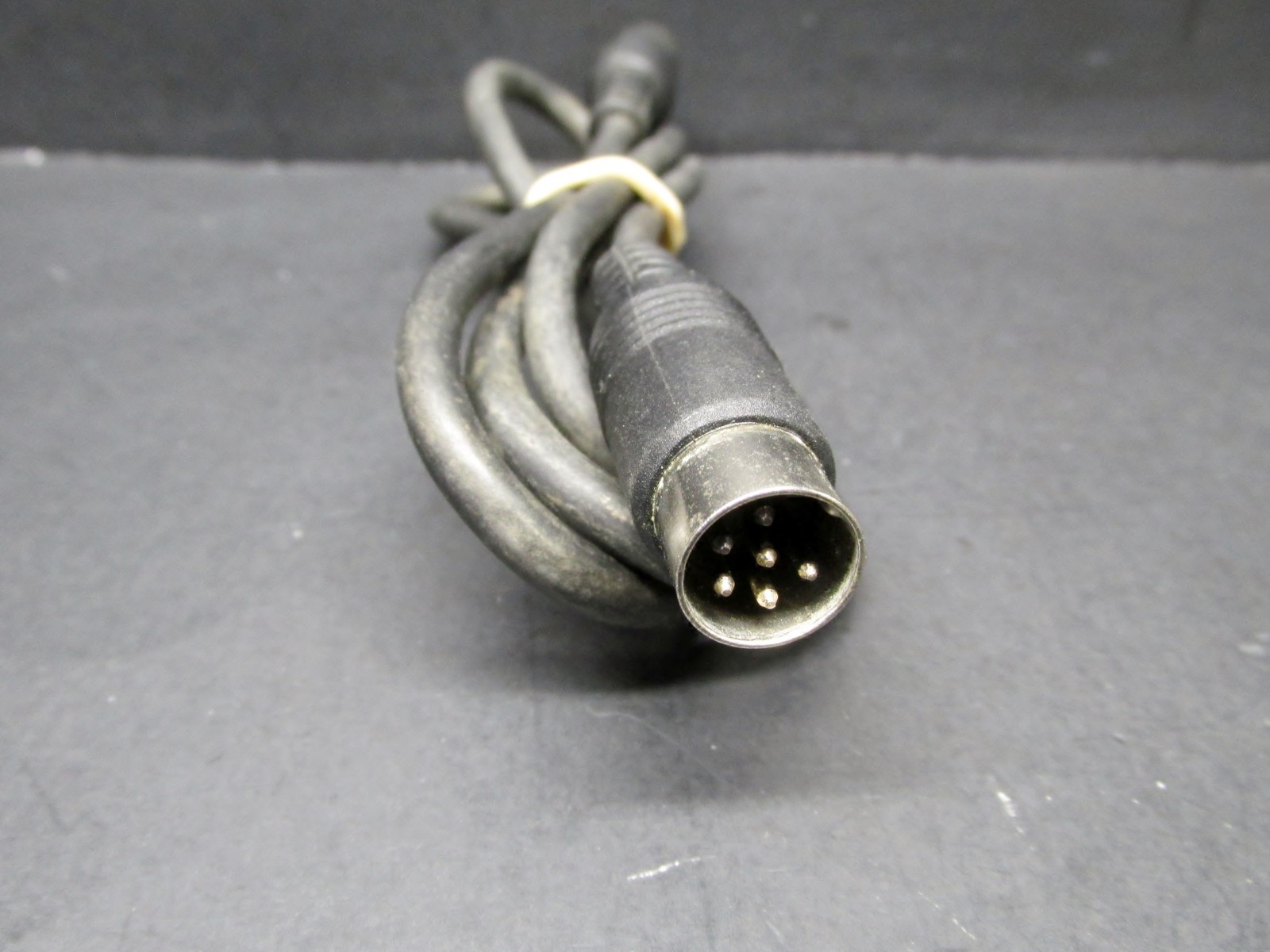 Commodore 64. 6 Pin , 45" Black Cable.