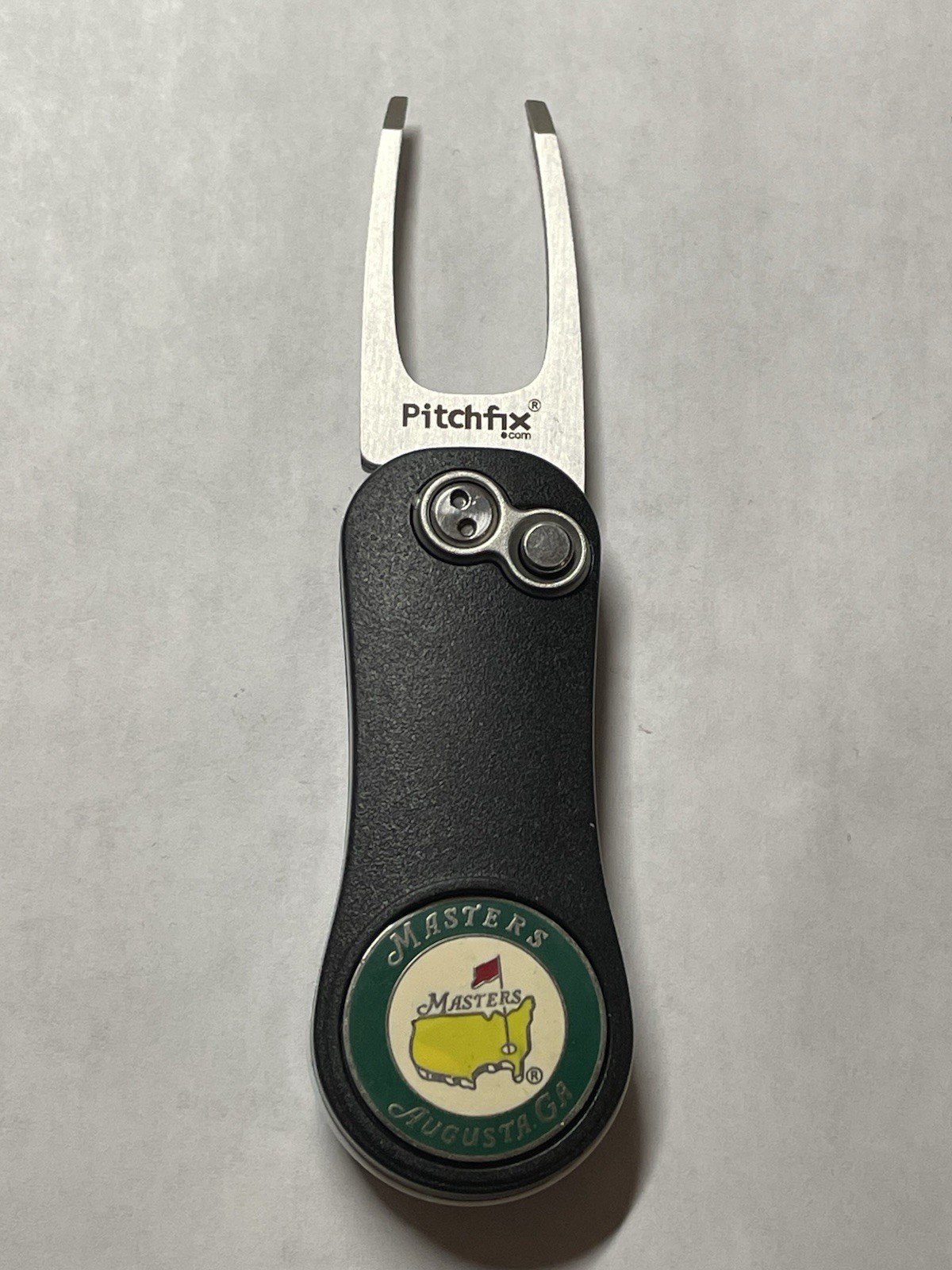 (1) Pitchfix Golf Switchblade Divot Tool & Masters 1" Coin Style Golf Marker