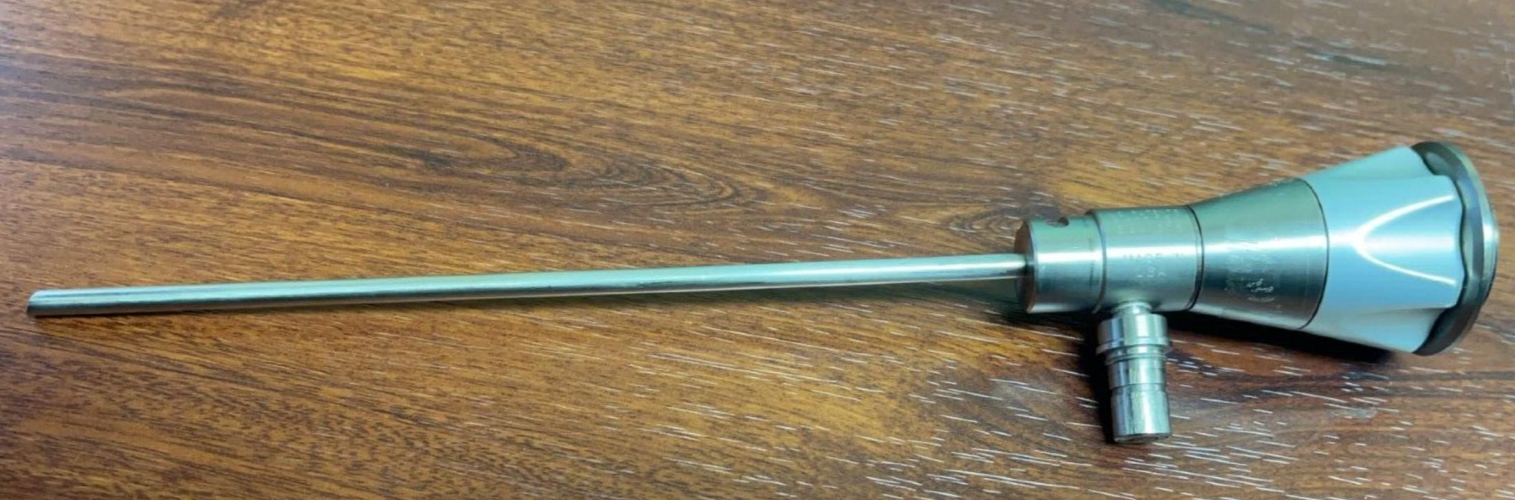 Dyonics 7205922 Video Arthroscope 4mm 30 Degrees -Exc. Working Condition