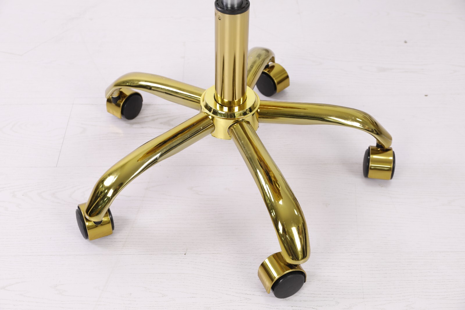 Hydraulic Saddle Stool Gold Rolling Swivel Chair with Wheels Adjustable stool