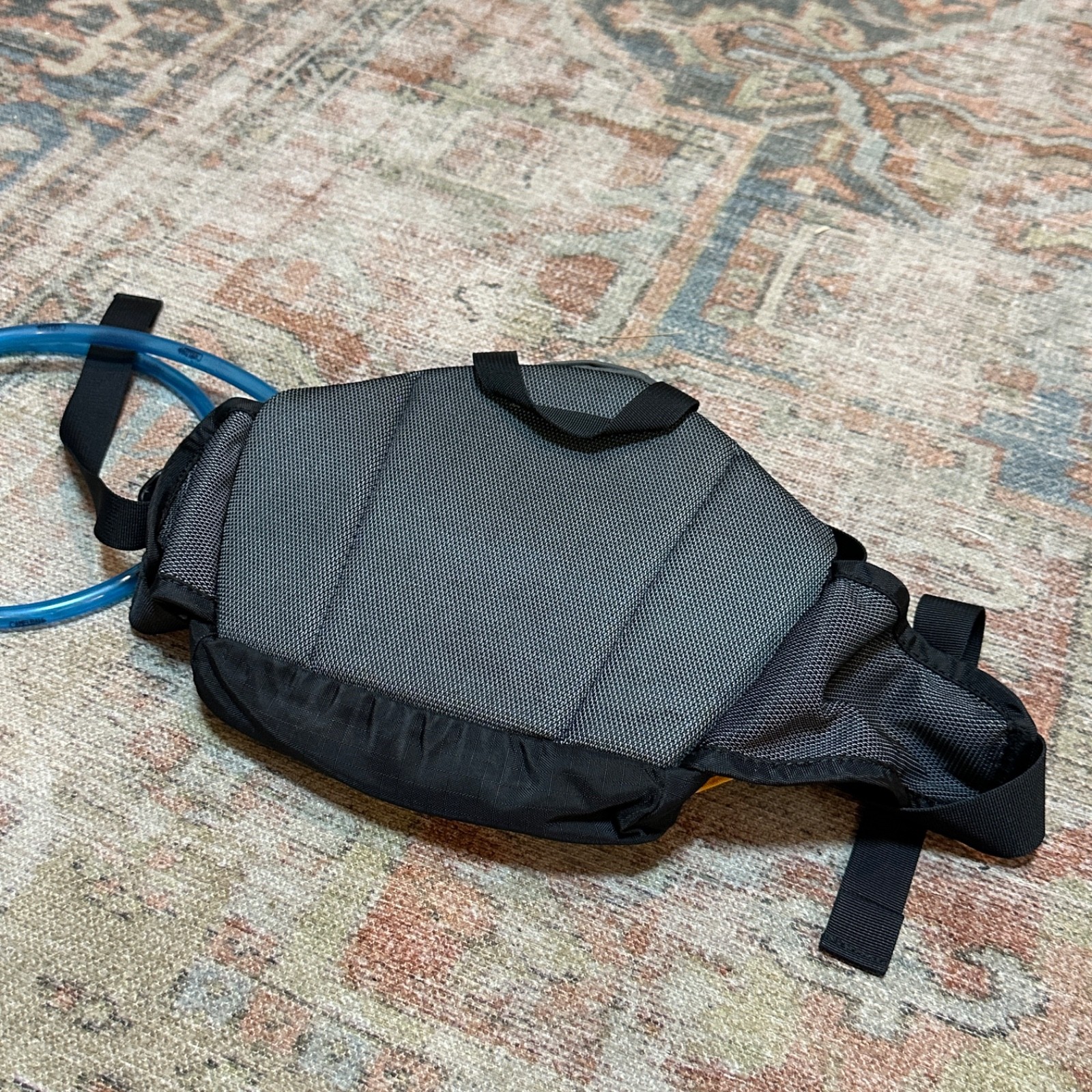 CamelBak FlashFlo LR 50 Yellow/Black Hydration Pack-50oz- Great Cond- W/ Bladder