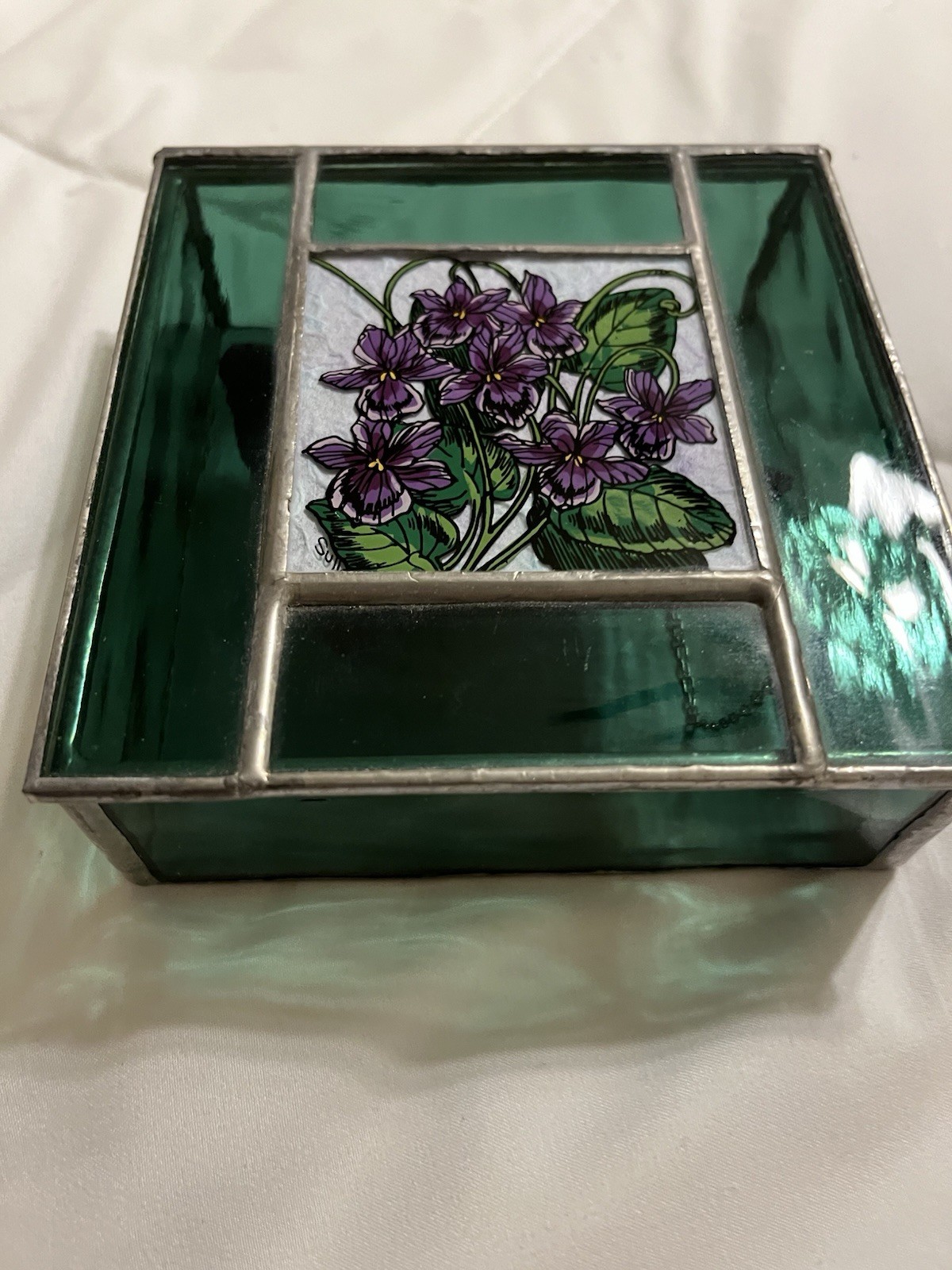 Sullo Glass Studio Violet Trinket Box With Chain