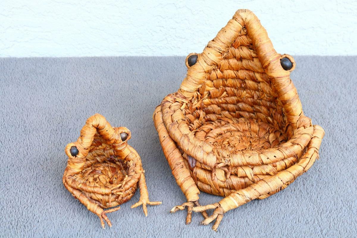 Unusual Decorative Art Basket Pair Frogs big Mouth Over Pot Storage Estate LB
