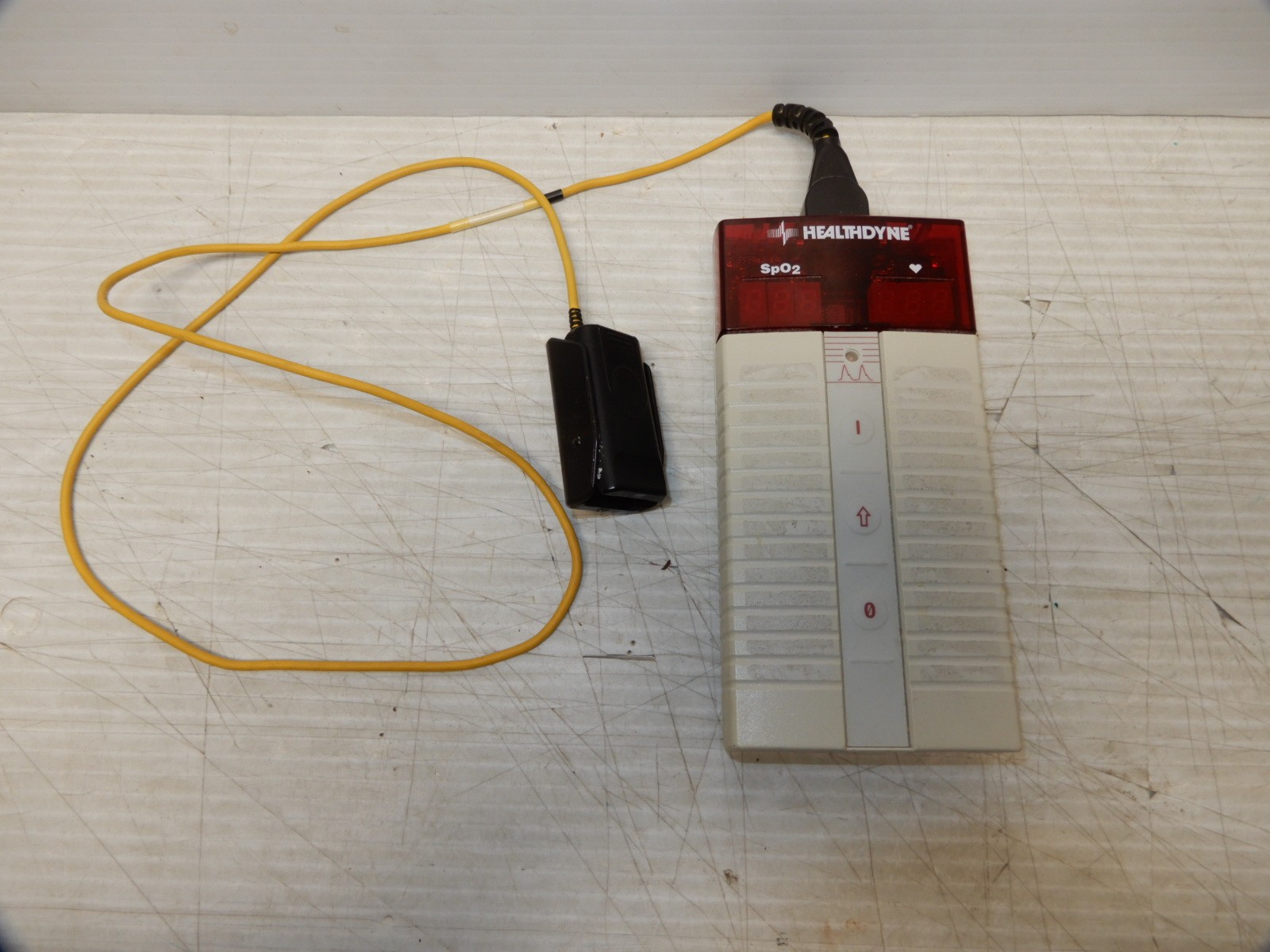 VINTAGE HEALTHDYNE OXYGEN SATURATION METER CA.1980 PULSE OXIMETER