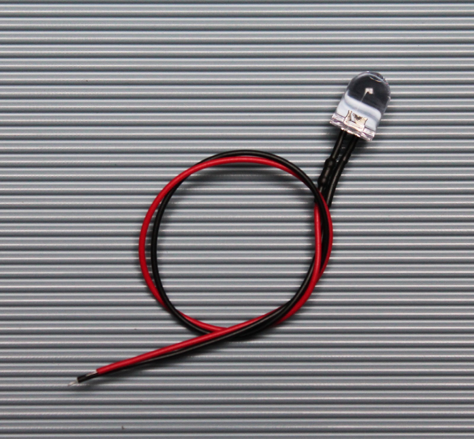 LED 10mm Wired 5V / 12V / 24V with 20cm Cable Model Making Hobby Car Very Bright