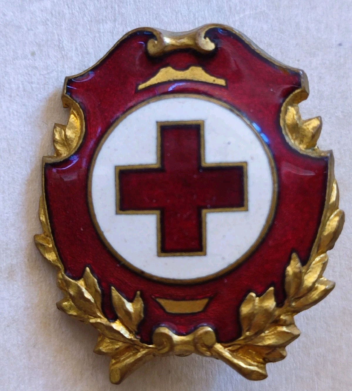 ITALIAN RED CROSS BADGE CRI JOHNSON MILITARY KINGDOM PIN BADGE