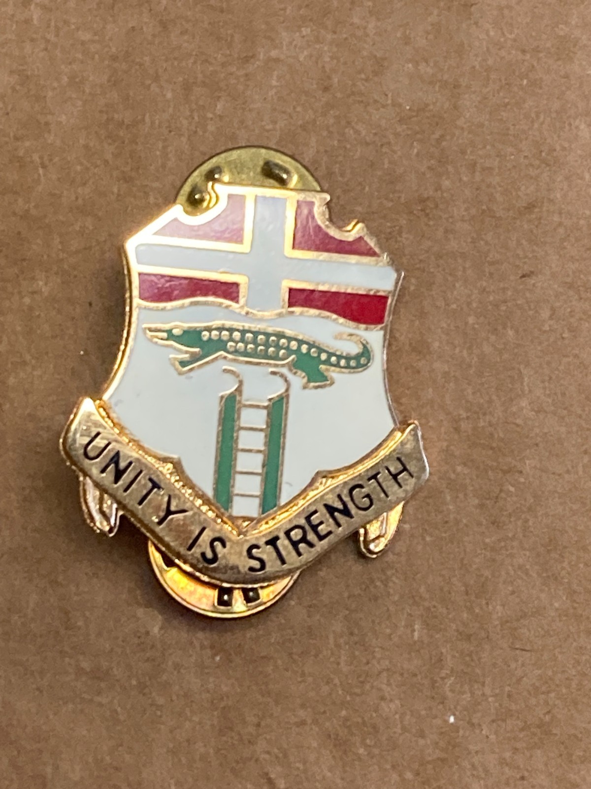 Army 6th Infantry Regiment "UNITY IS STRENGTH" DUI Crest (G-23) Lapel Pin