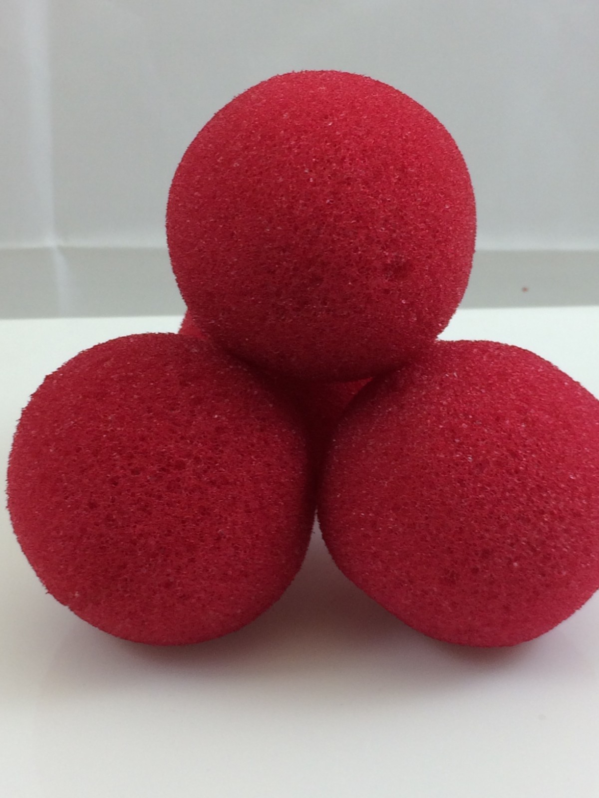 SPONGE BALLS 1.5" REGULAR RED SET OF 4 BALLS FROM MAGIC BY GOSH TRICKS