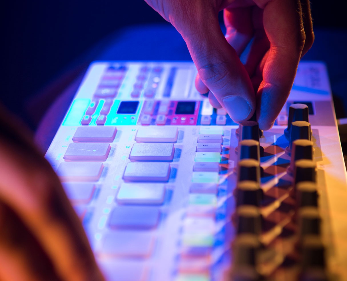 Arturia BeatStep Pro Drum Machine Step Sequencer