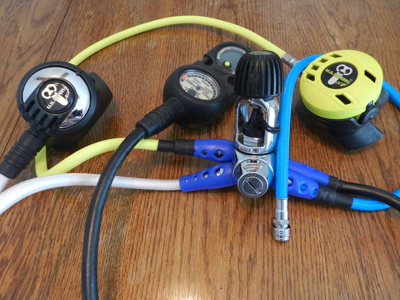 US DIVERS MICRA SEA4 REGULATOR SET-SERVICED
