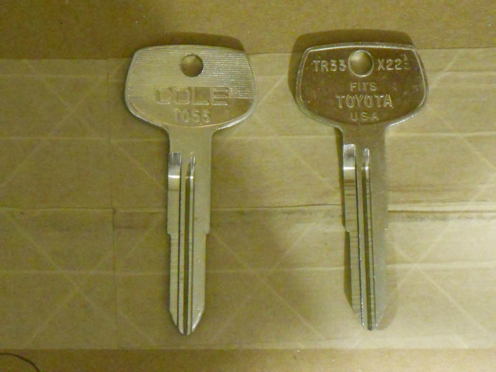 Toyota Key Blank (1) Cole # TO53 fits various models 70-89 TR33 Made in USA