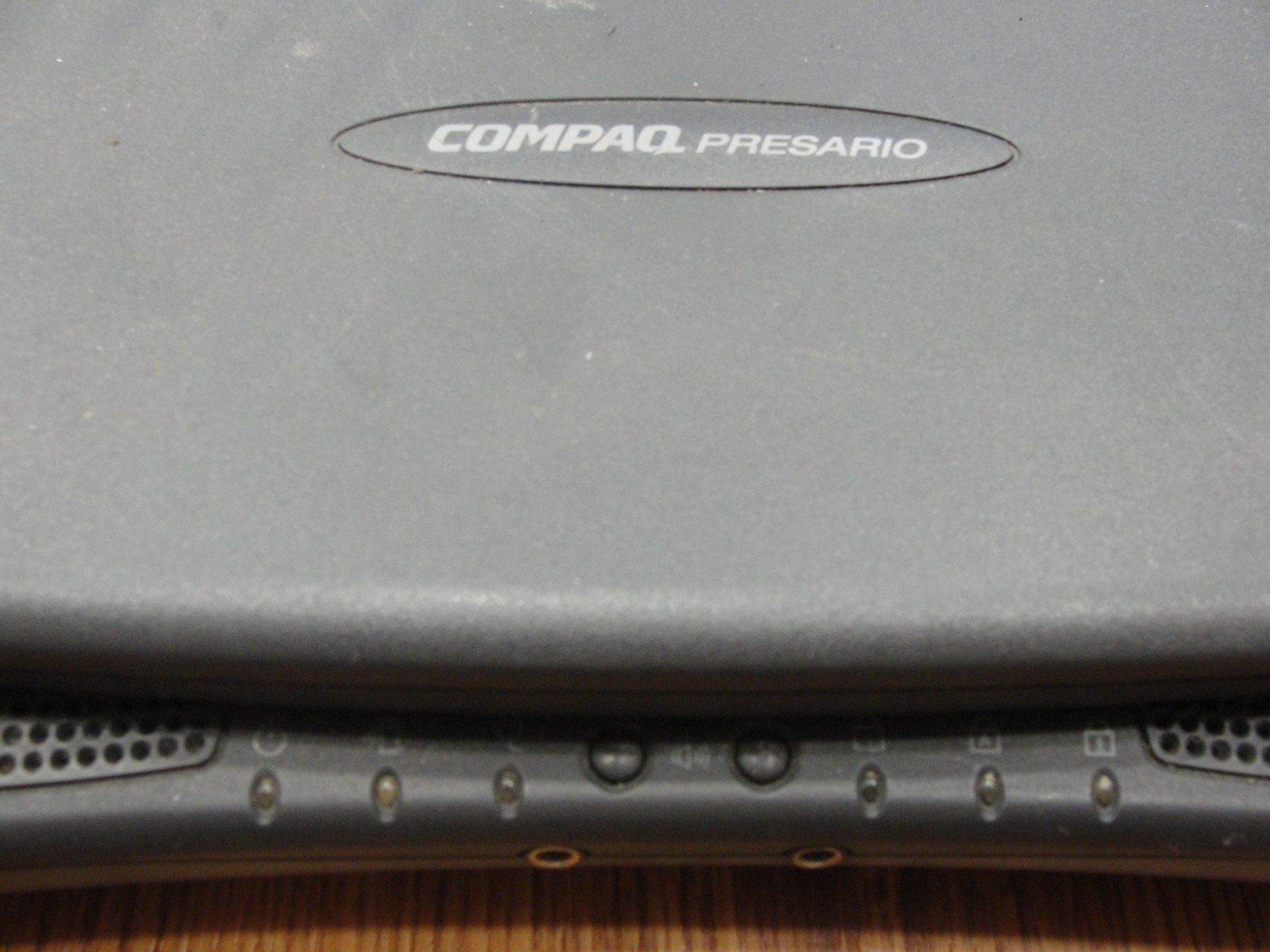Compaq Presario 1270 Vtg. Laptop Y2K Win98 Floppy CD-ROM USB Untested