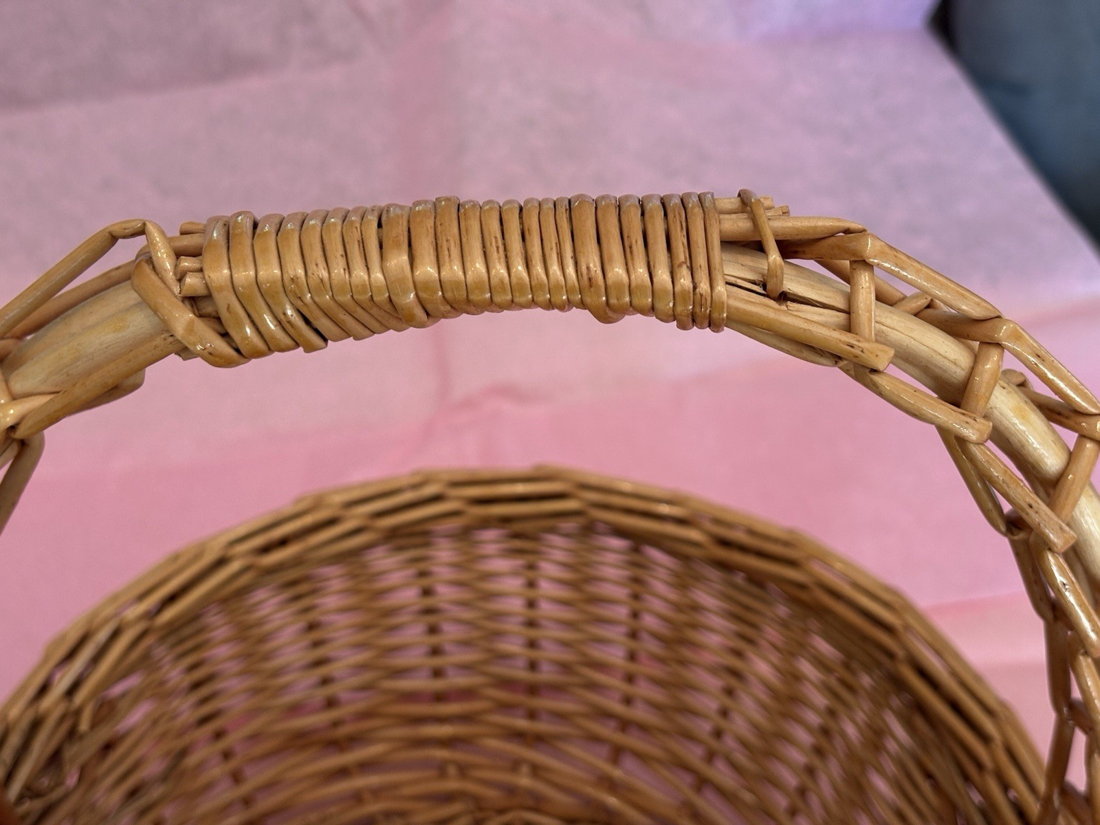 Vintage All Purpose Brown Wicker / Rattan Basket Gift Easter Bread Decorative