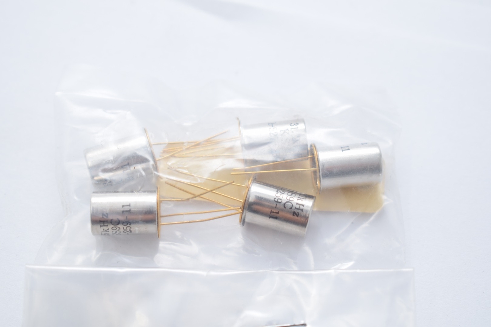 Pack of 5 NEW Sony 152725900 CRYSTAL OSCILLATOR 1-527-259-00