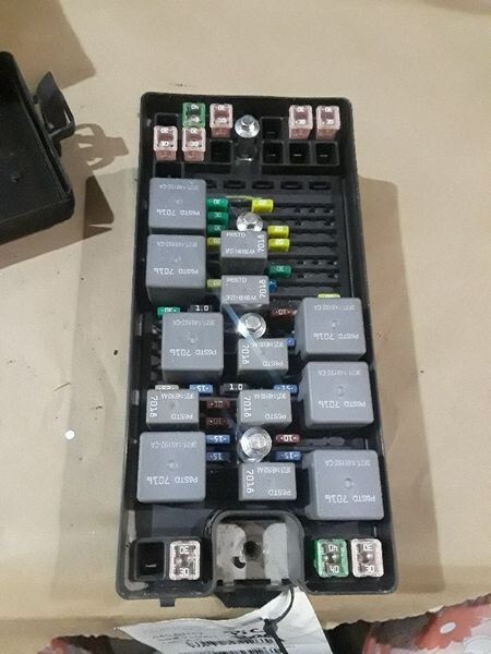2005-2006 Ford Mustang Fuse Box Relay Module Engine Assembly OEM