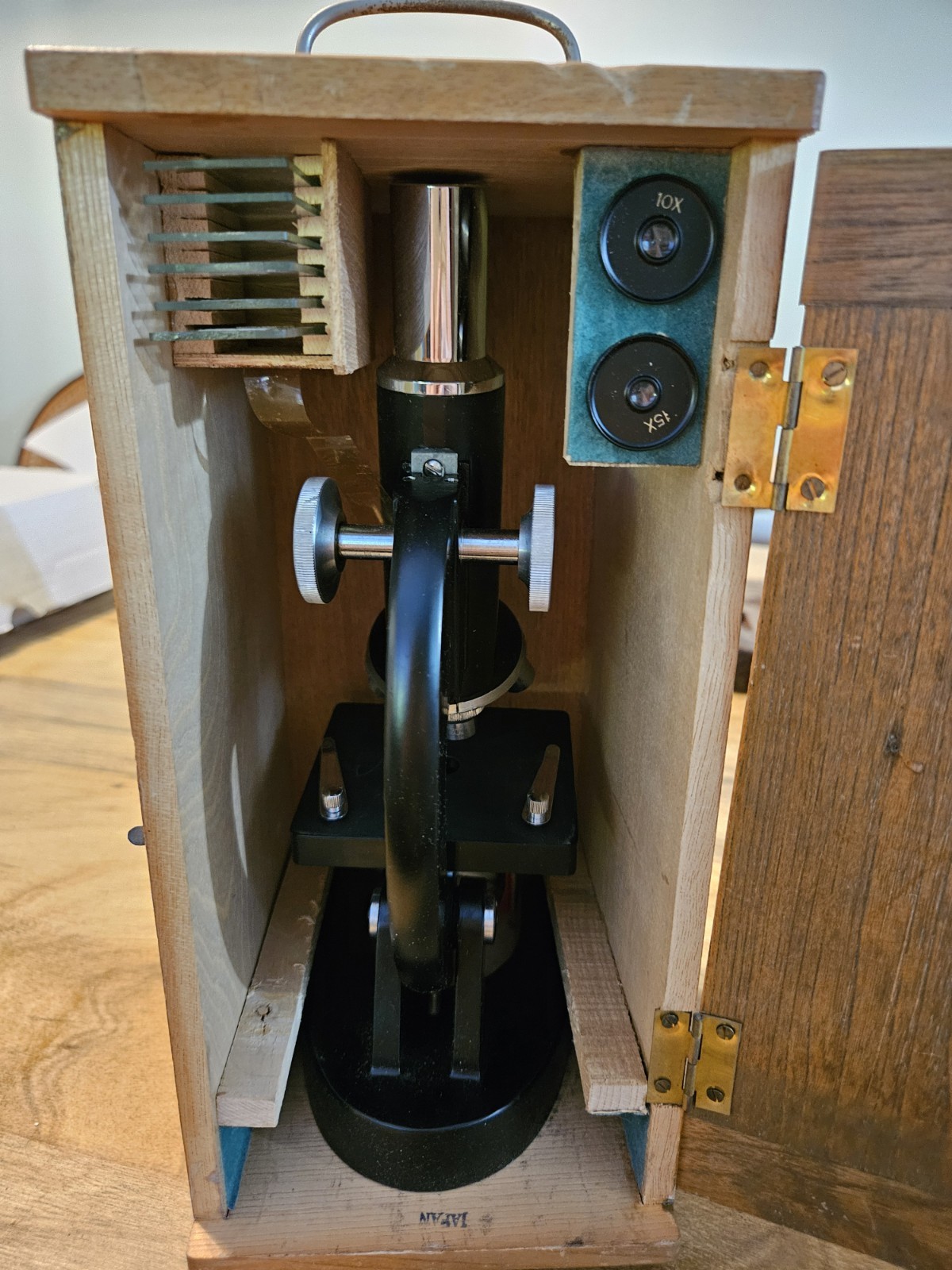 VINTAGE PERFECT MICROSCOPE MODEL 805 WITH ACCESSORIES