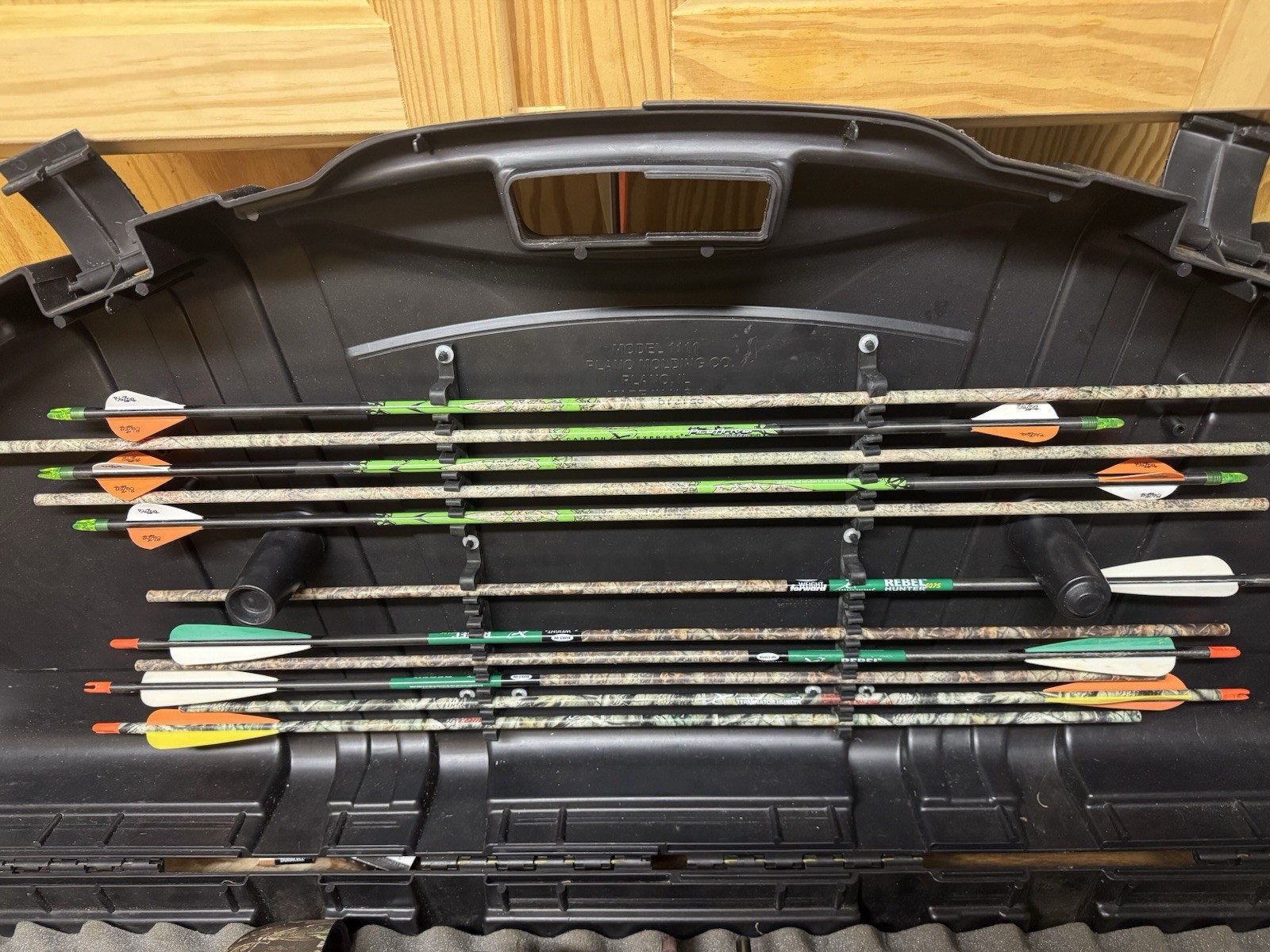 Parker 31 Ultralight Adjustable bow with arrows (DOES NOT INCLUDE HARD CASE)