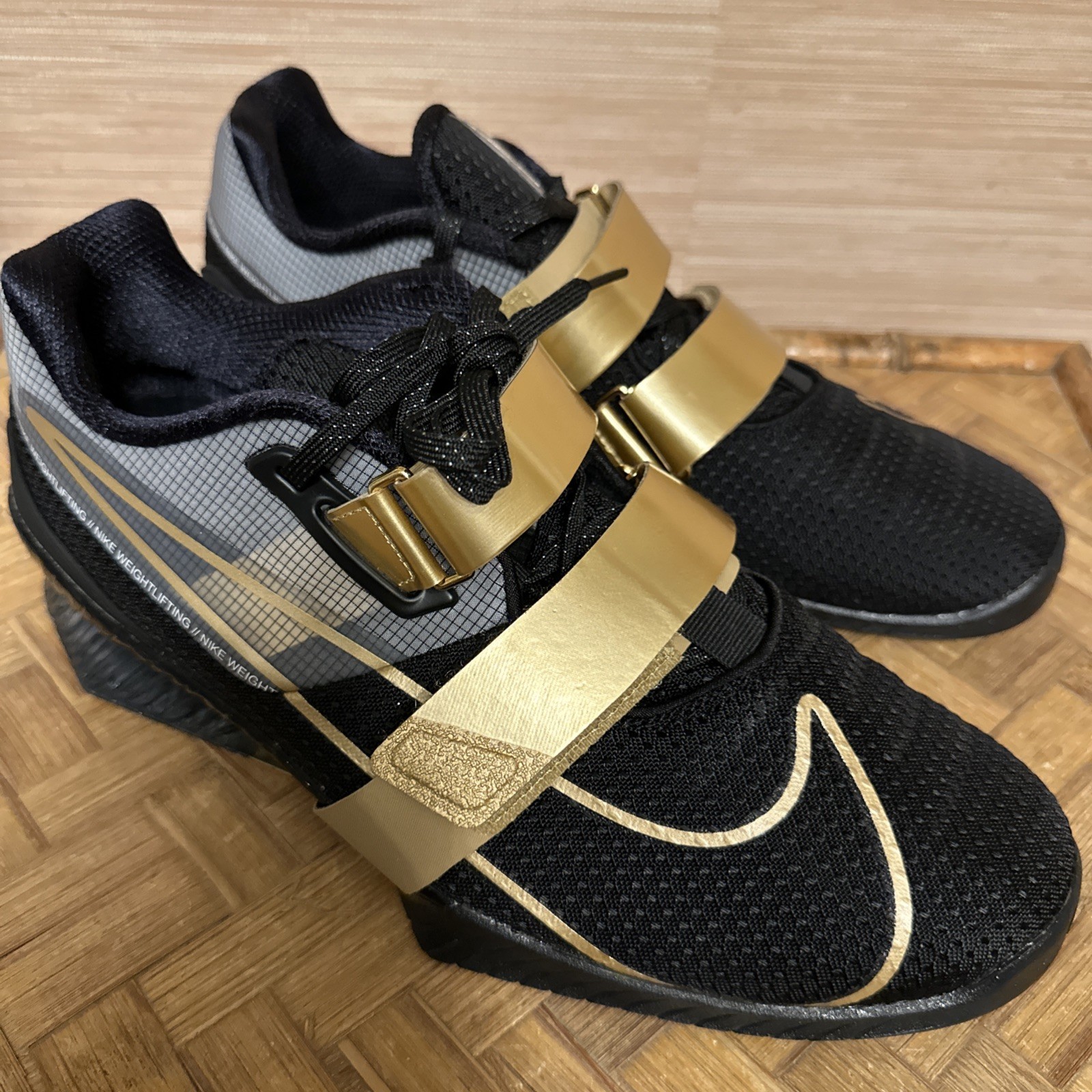 Nike Mens 10 /Womens 11.5 Romaleos 4 Weightlifting Shoes Black/Gold CD3463-001