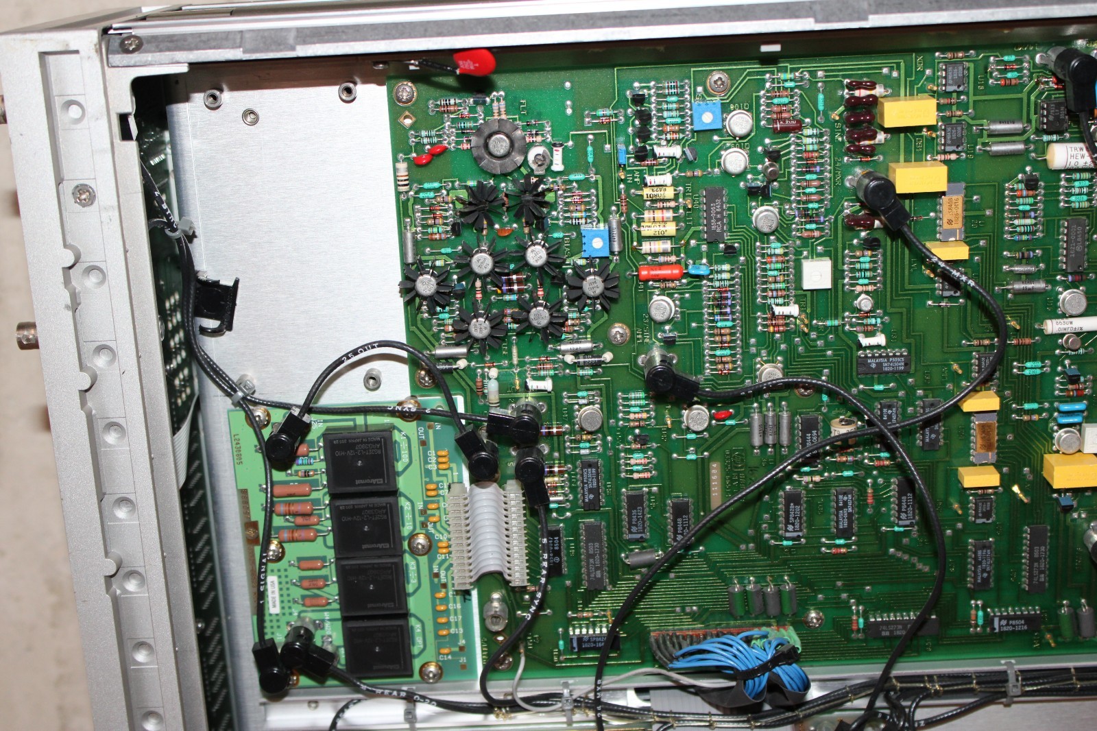 HP Hewlett Packard 3325A Synthesizer Level Generator Option 1