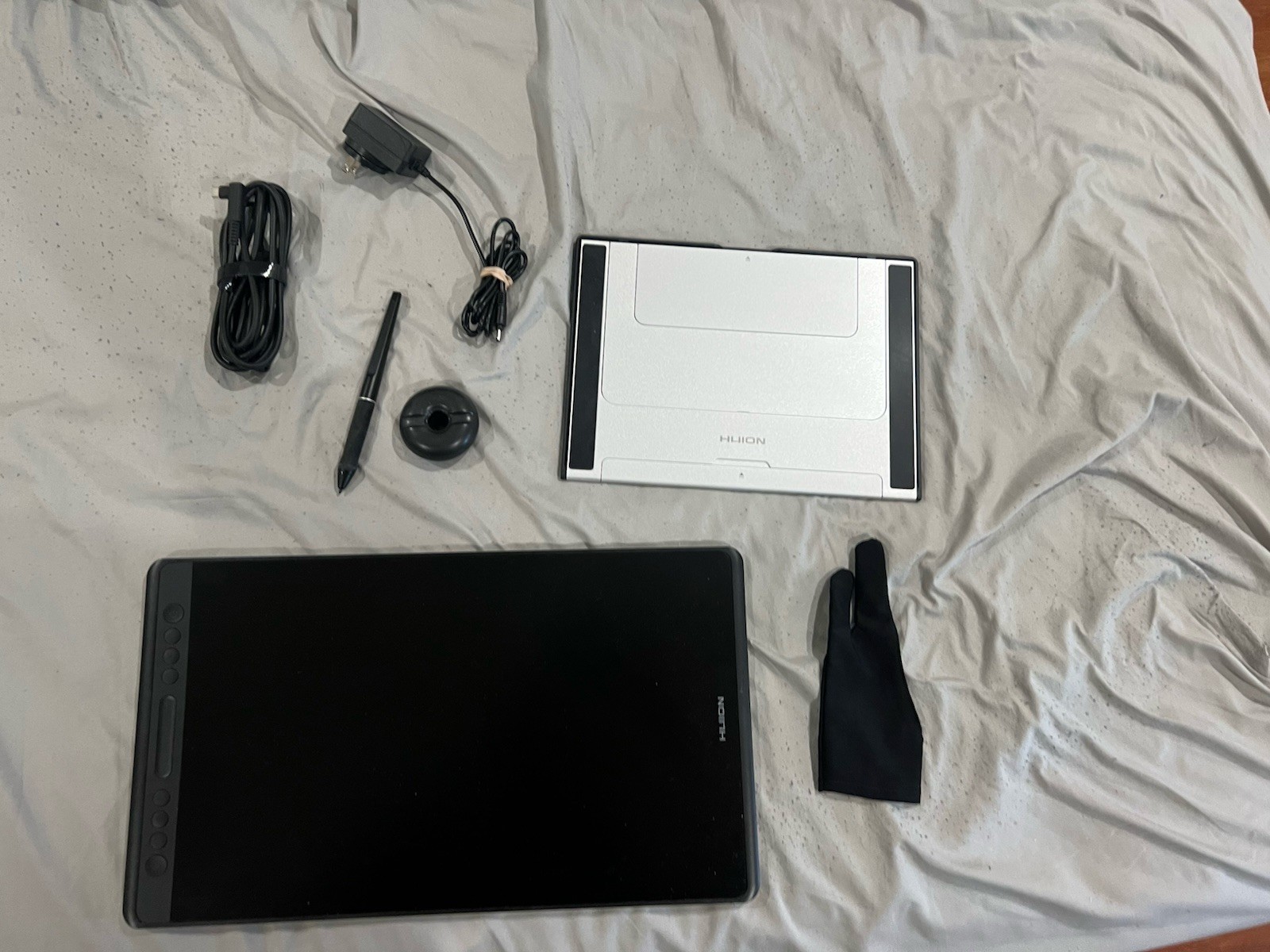 Huion Kamvas Pro 16 120% sRGB, Touch Bar 15.6” open box never used
