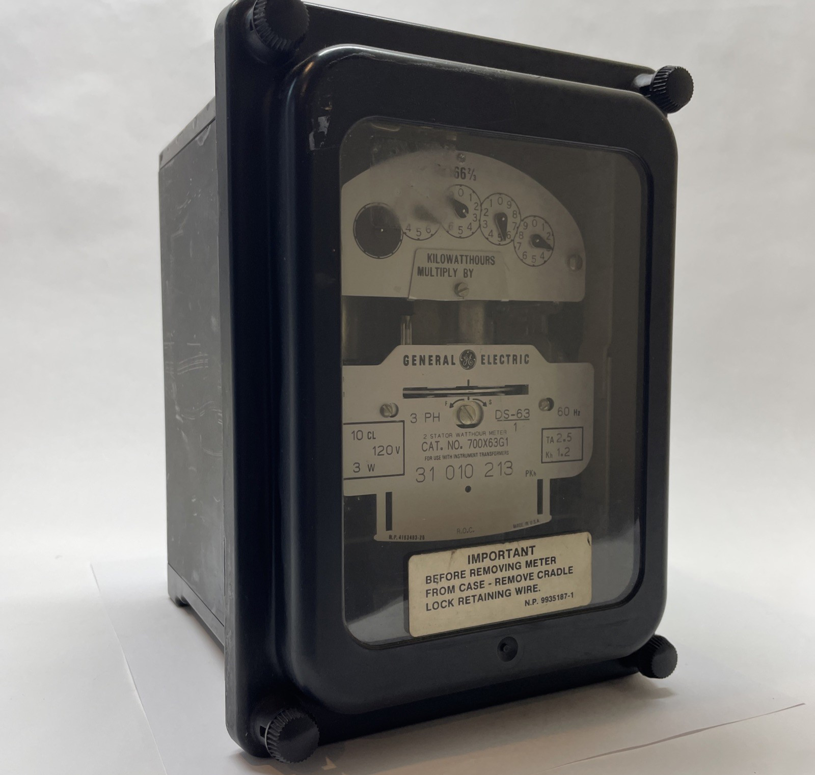 GE 700X63G1  / 2 STATOR WATTHOUR METER / 120V 60HZ / 3 PHASE / DS-63