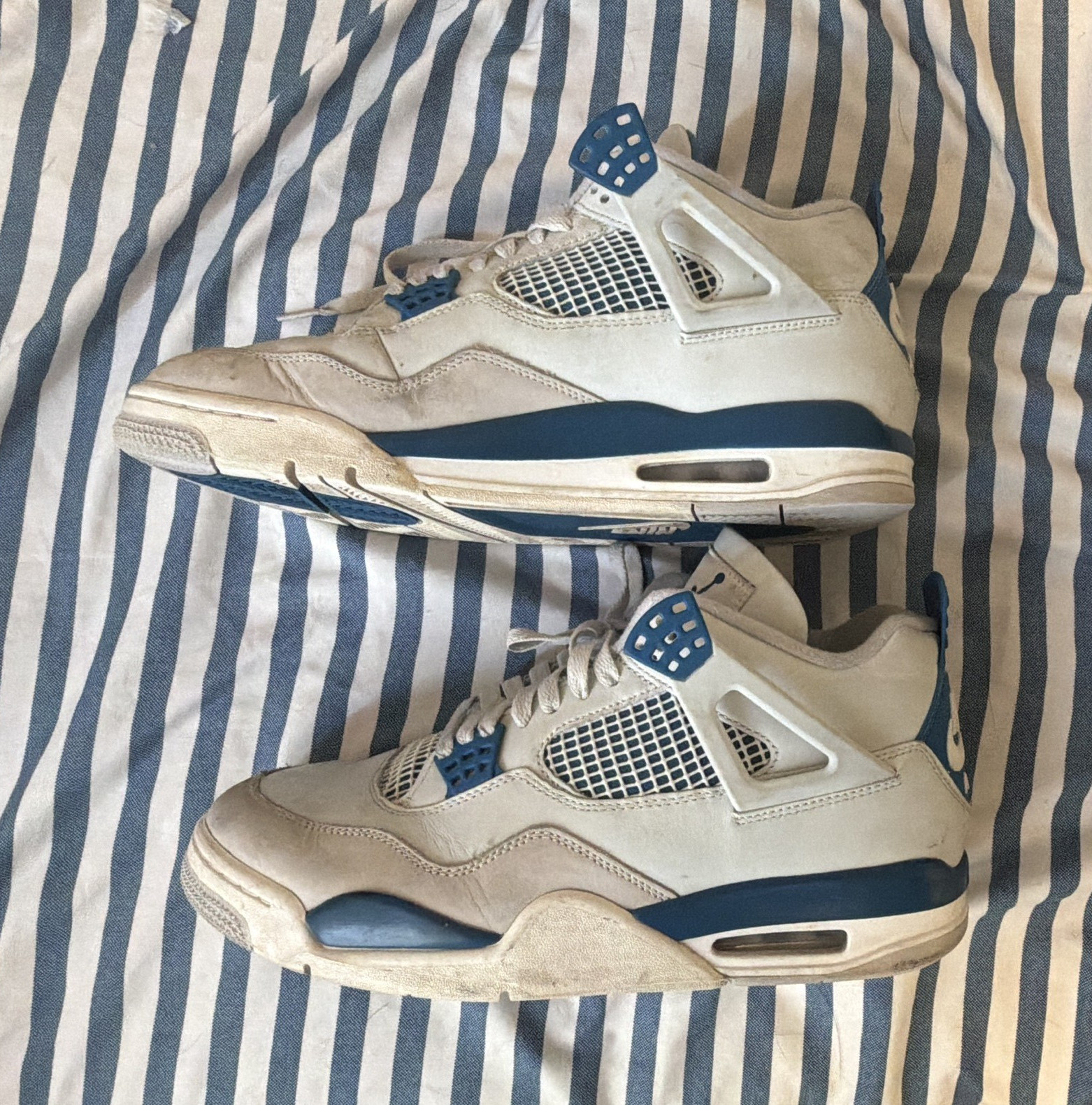 Nike Air Jordan 4 Men’s White/Blue Mid Top Lace-Up Colorblock Sneakers