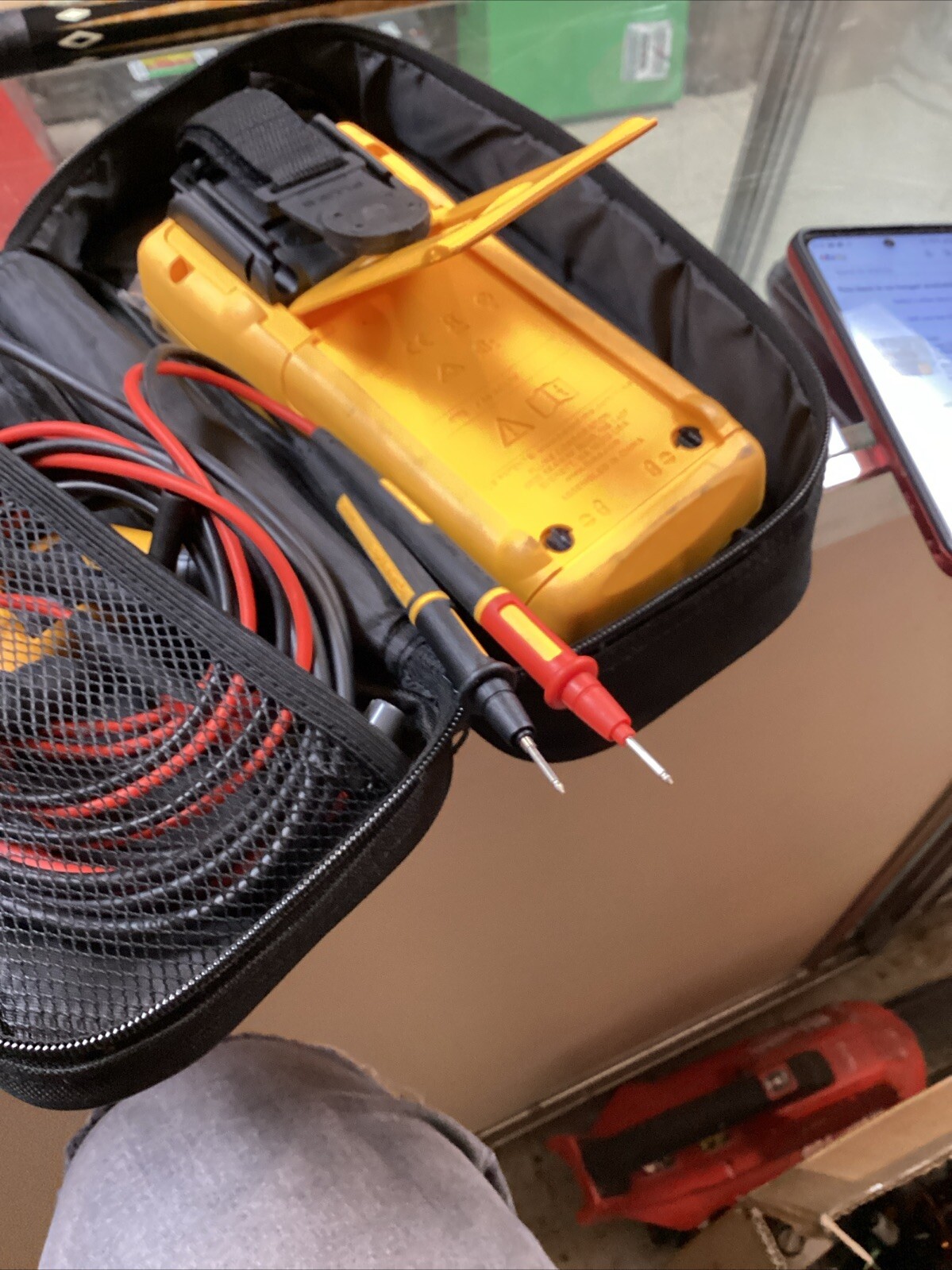Fluke 724 Temperature Calibrator