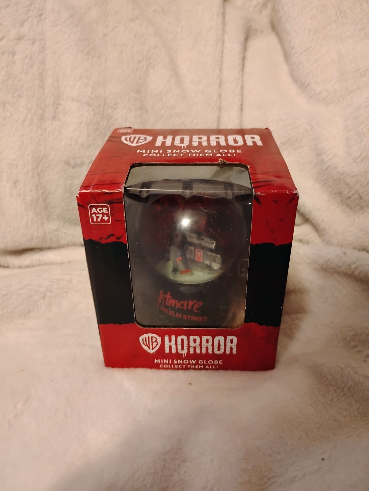 freddy krueger horror snow globe
