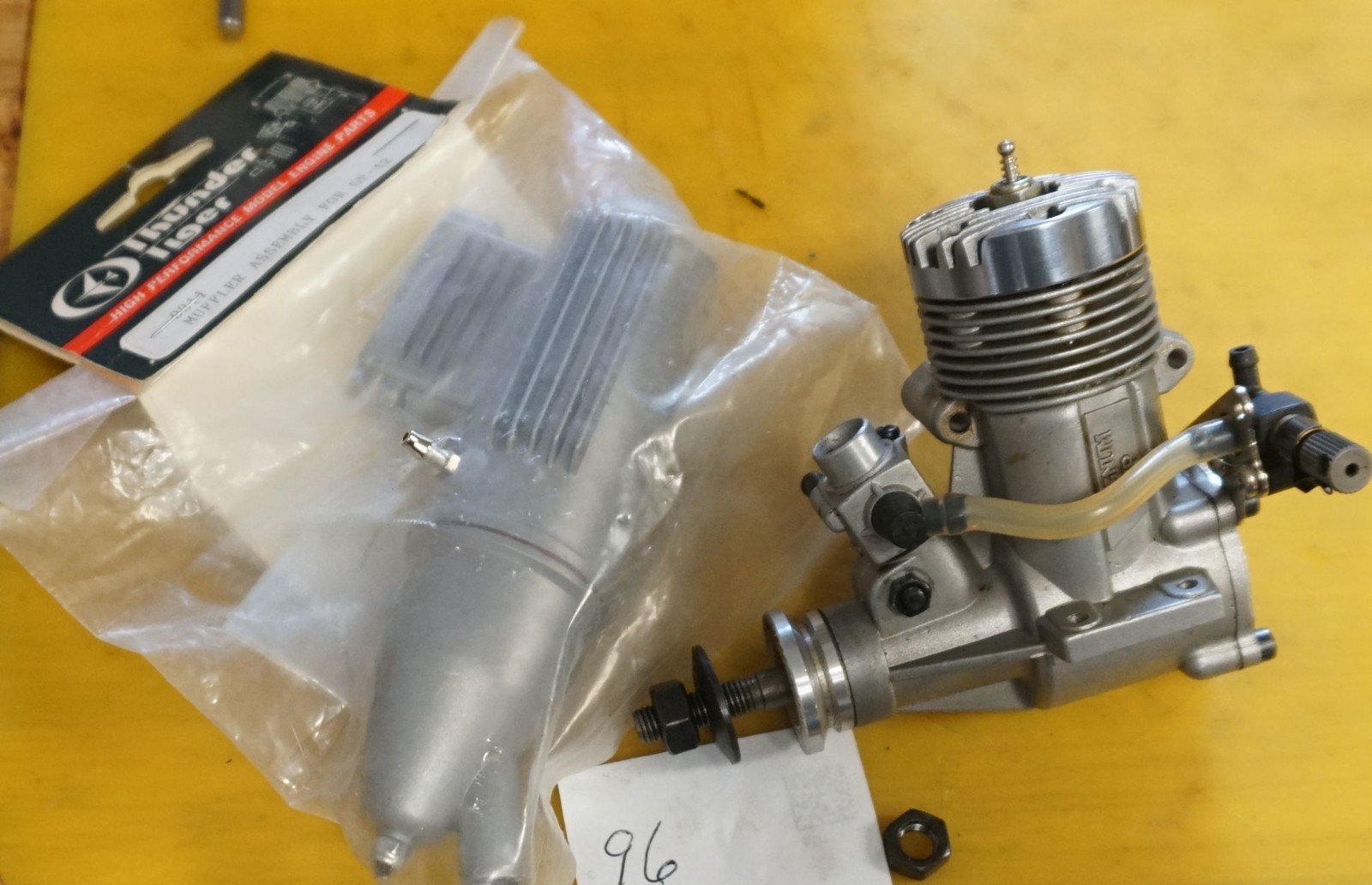 Magnum GP 40 RC Model Airplane Engine .. New, OS 40D Carb w/remote Needle