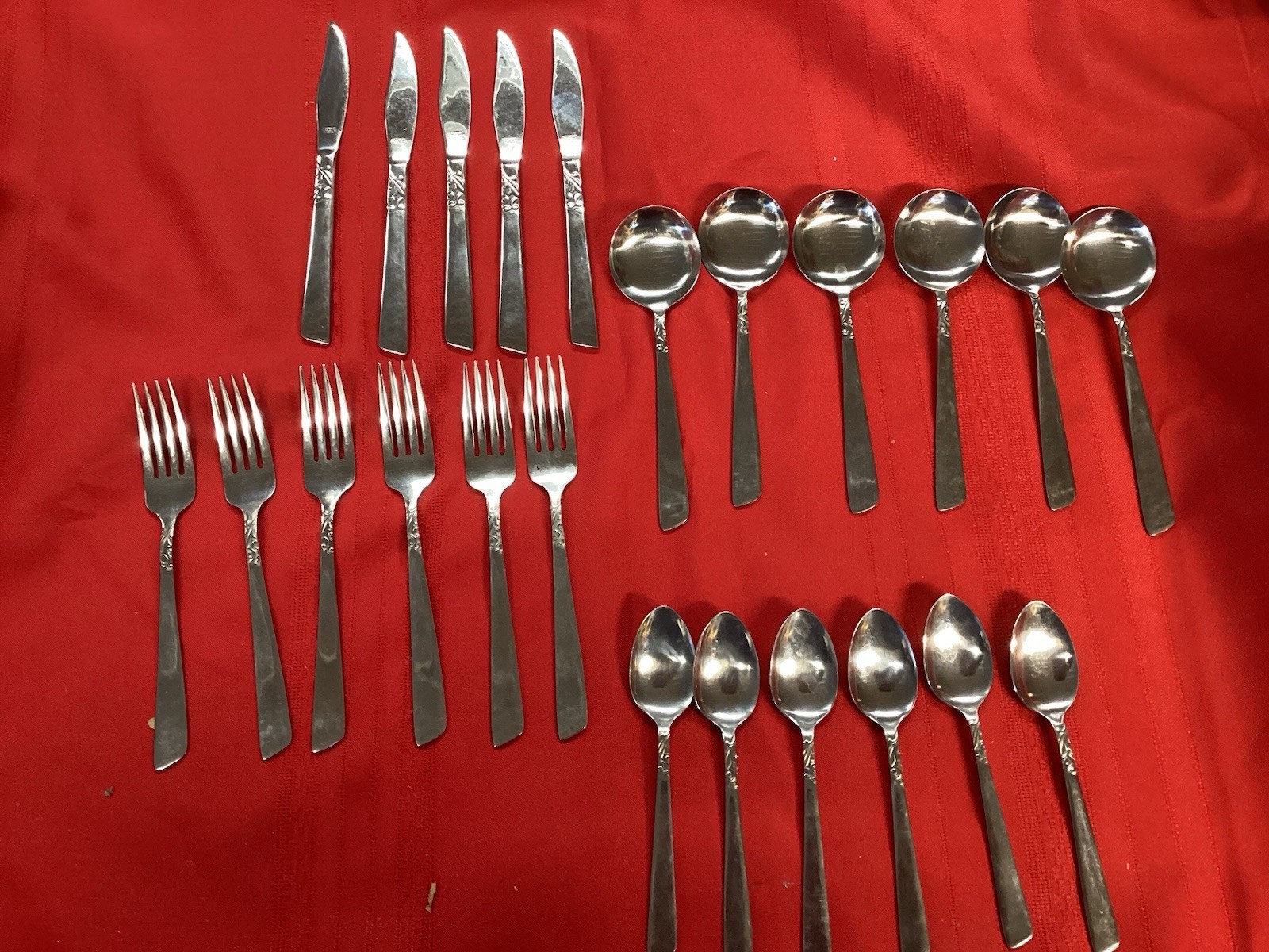 23 Pieces Valiant Stainless Steel Flatware Japan