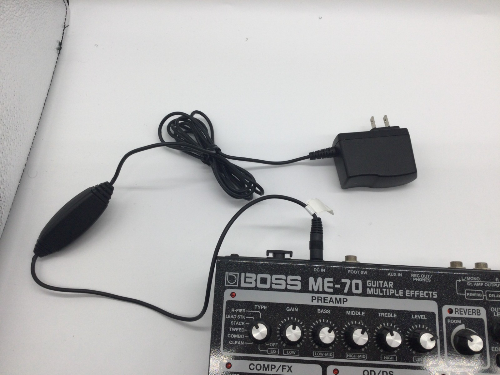 BOSS ME-70 Guitar Multi Effects Pedal Multi-Effects Tested walking