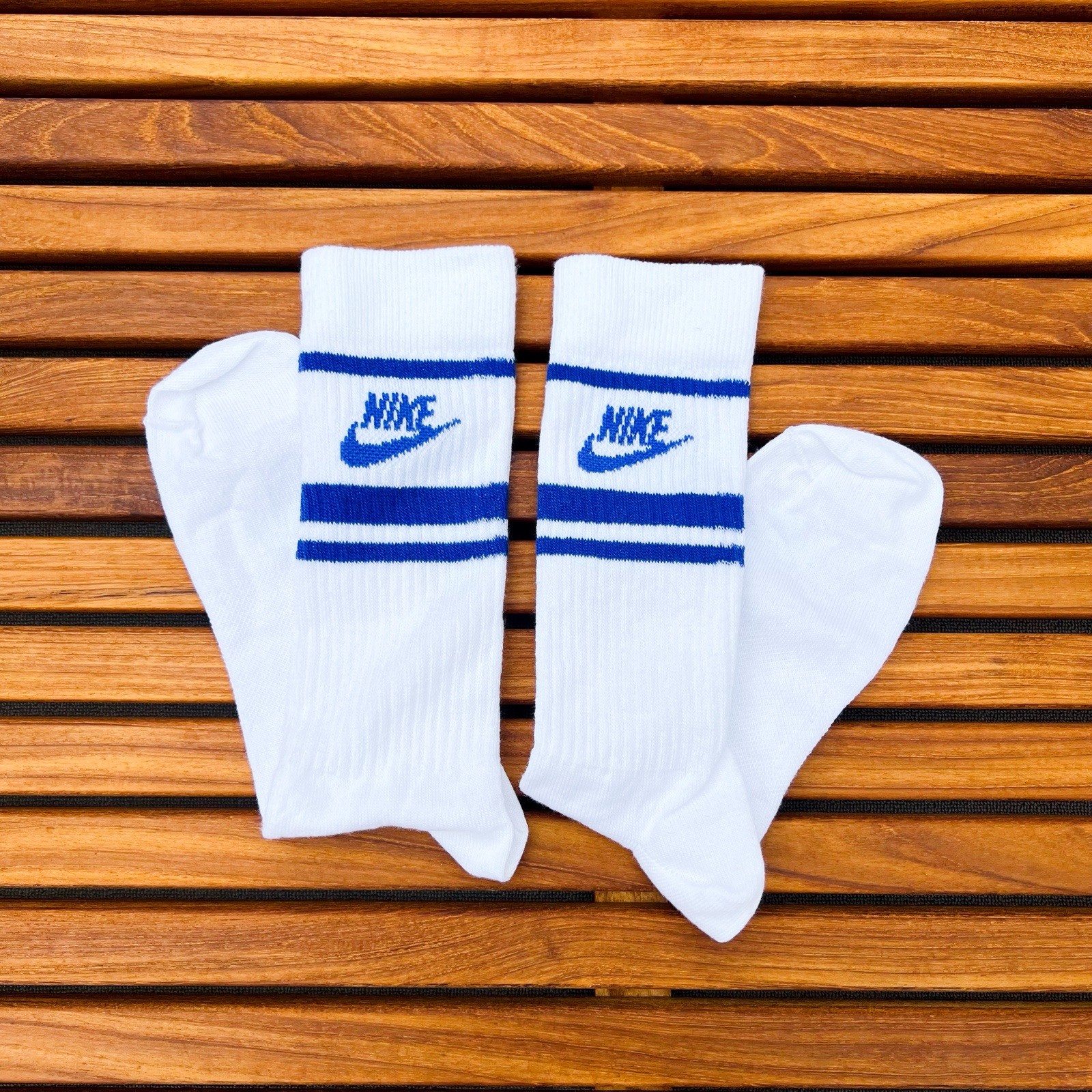 Nike Men white with blue stripe logo MADE IN USA crew socks size L
