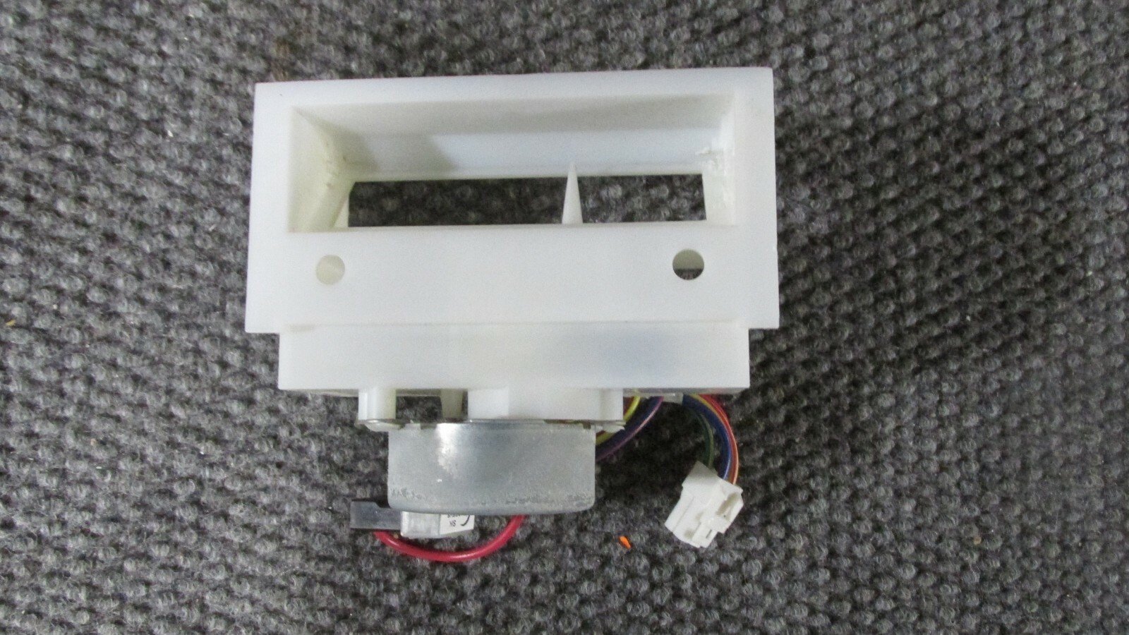 WP67003903 WHIRLPOOL REFRIGERATOR DAMPER ASSEMBLY