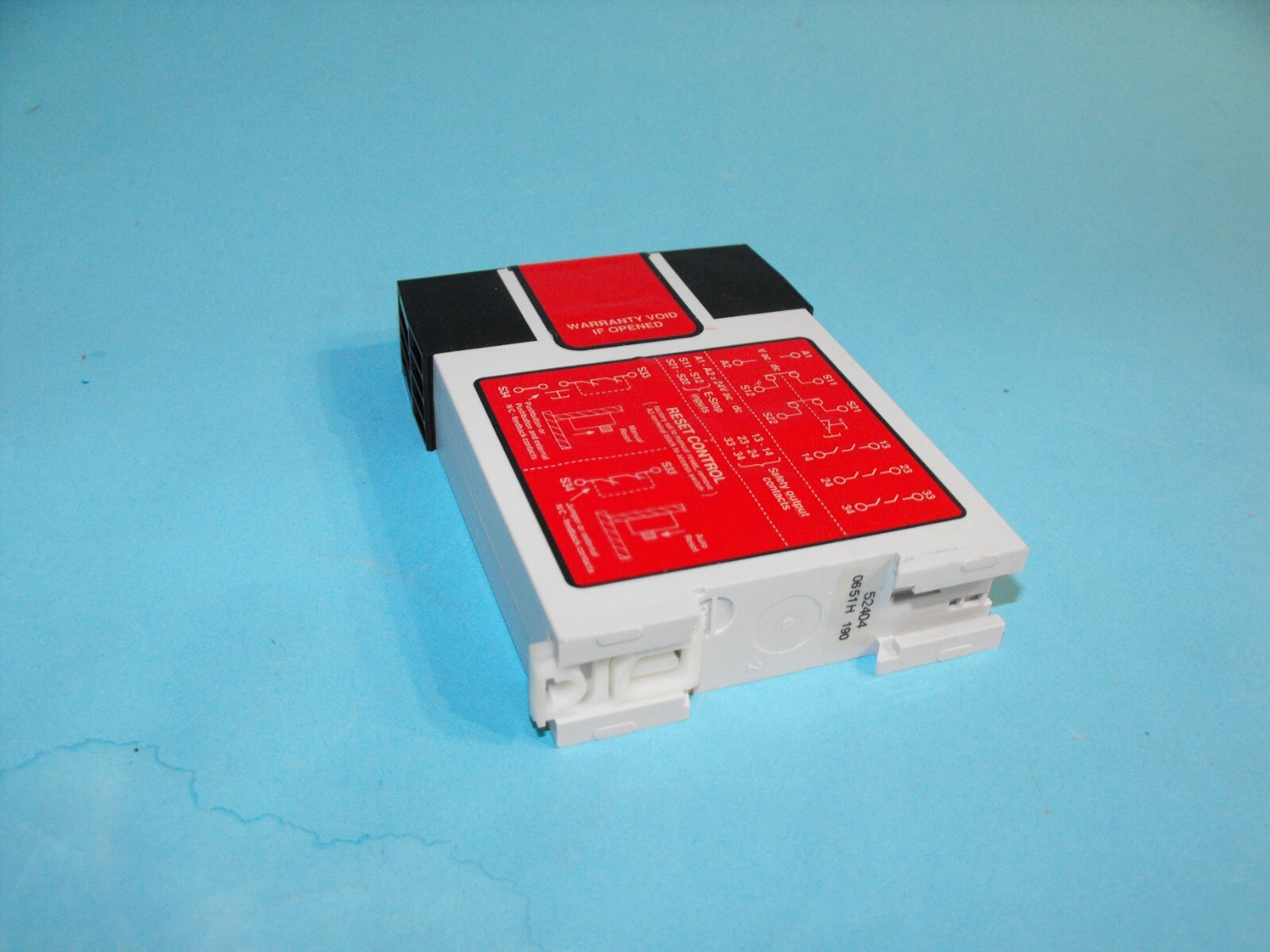 Banner ES-FA-9A.E-Stop Safety Relay Module 24V AC/DC.USED