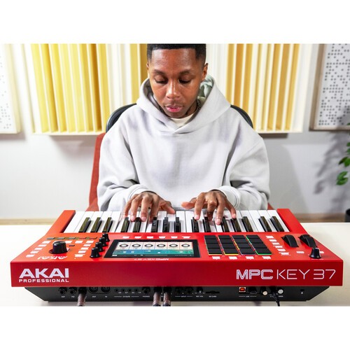 Akai MPC Key 37 Standalone Keyboard Workstation with Sampler (Open Box)
