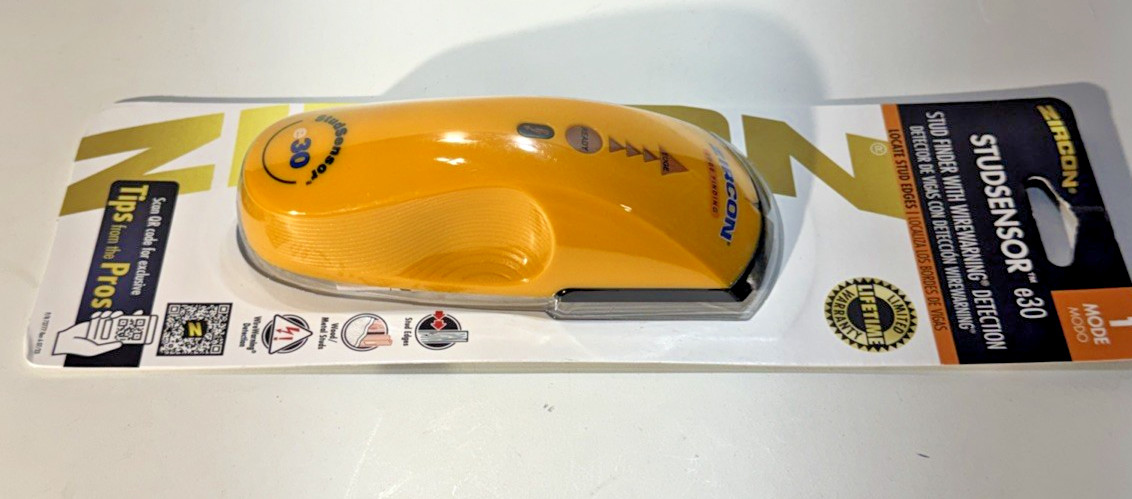 ZIRCO Studsensor E30 Electronic Edge Finding Stud Finder Wood And Metal NEW.