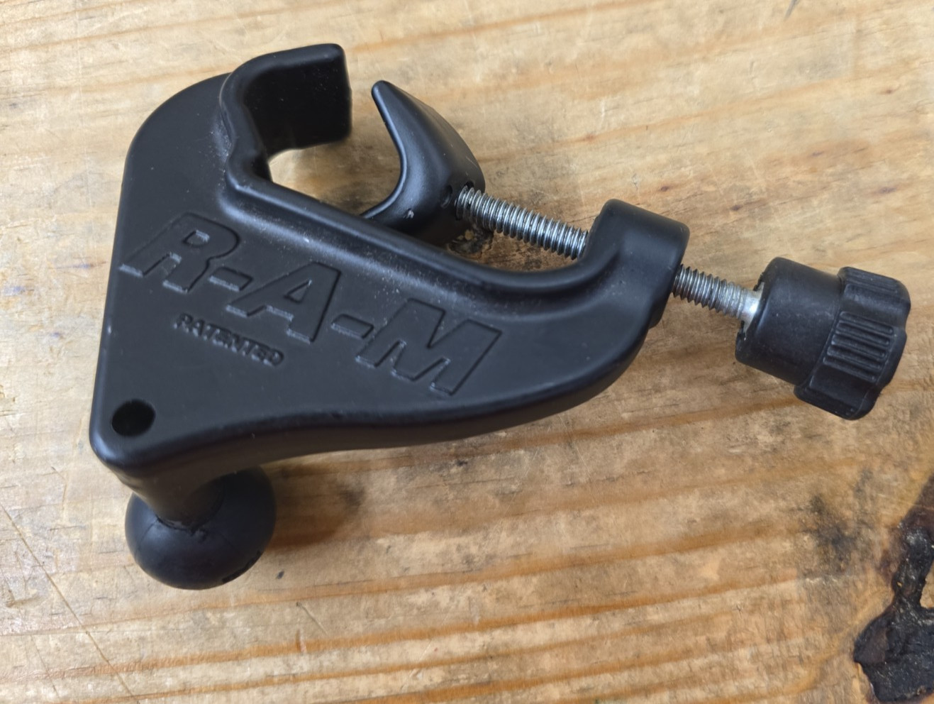 Salty RAM Mounts Yoke Clamp Base w/ 1-inch Rubber Ball #GA25