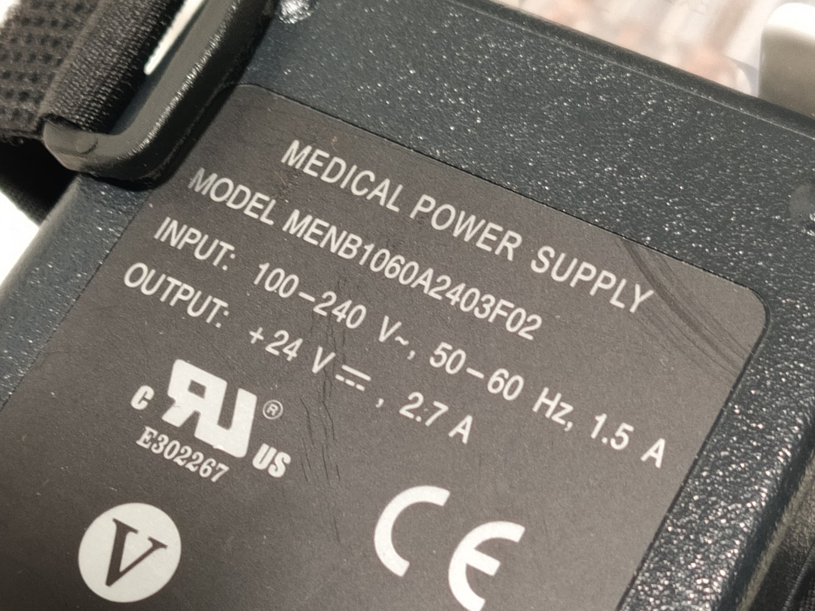 SL Power MENB1060A2403F02 adapter, Edwards EVPSB110L cable, three pin, push-pul