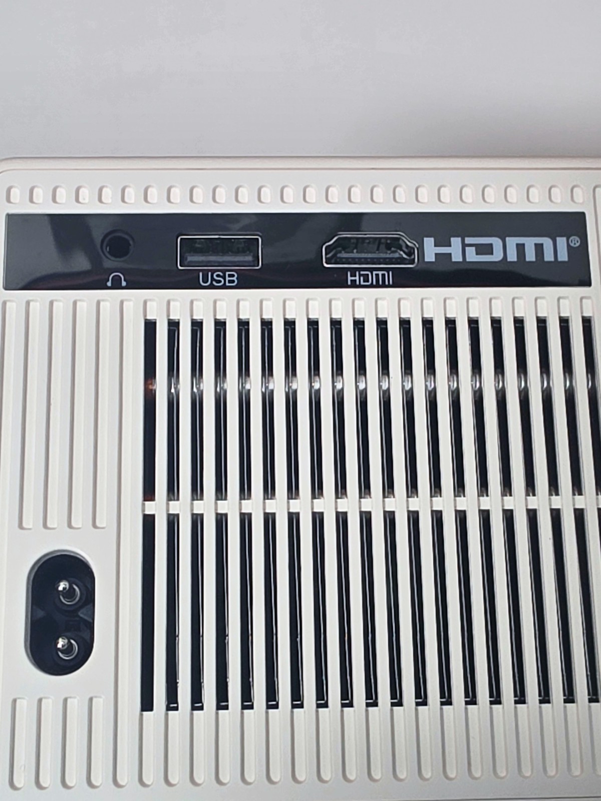 HAPPRUN 1500 ANSI Portable Projector with Built-in Streaming Apps
