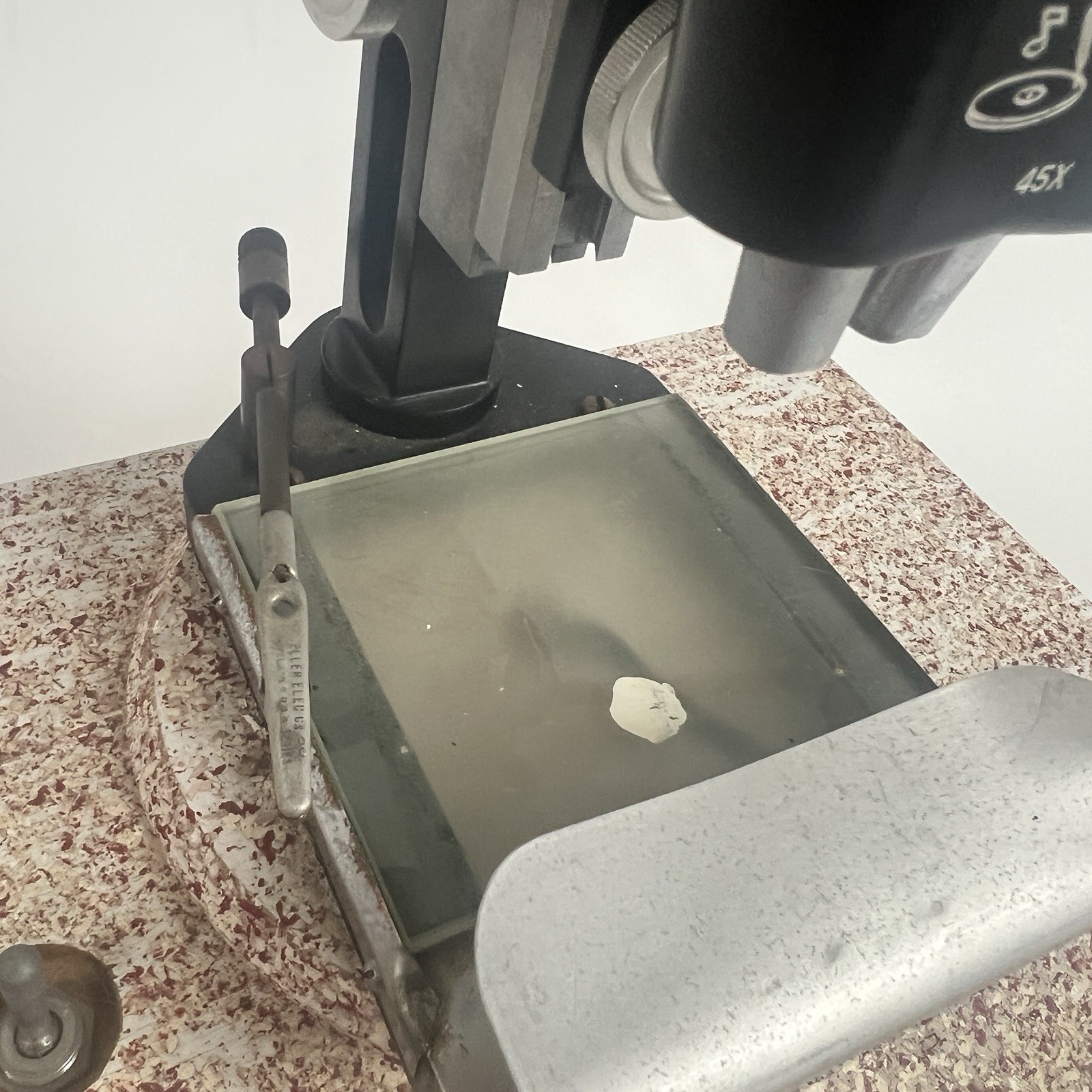 VTG Duotone Needle Service Center Microscope Illuminated 45x Magnification