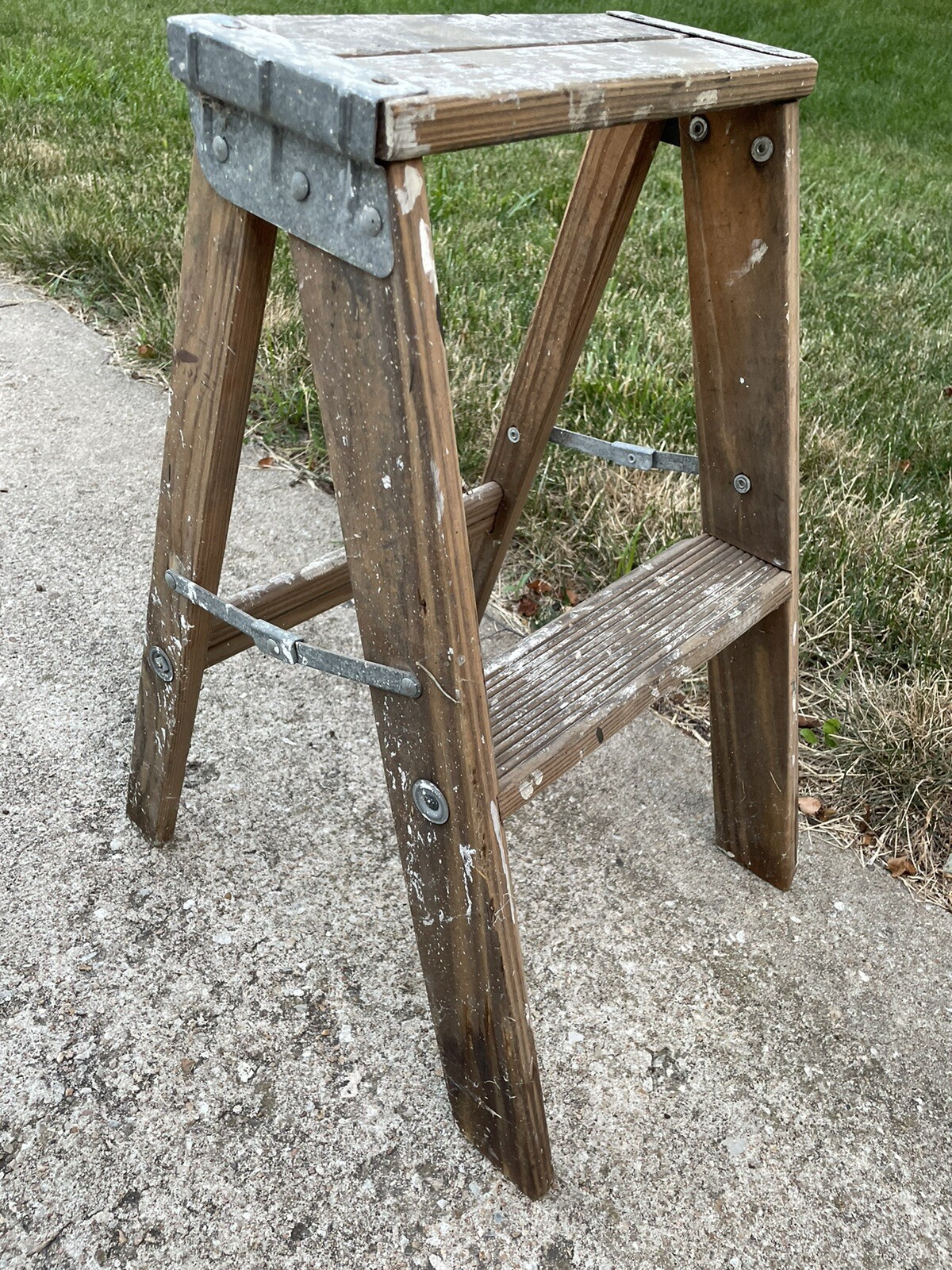 VINTAGE WOOD STEP LADDER Stool PRIMITIVE RUSTIC FARMHOUSE Plant USA +