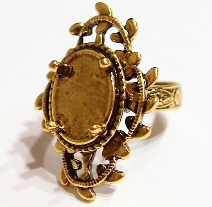 6 - 14x10mm Antique Gold Victorian Deco Loop & Leaves Adjustable Ring Settings