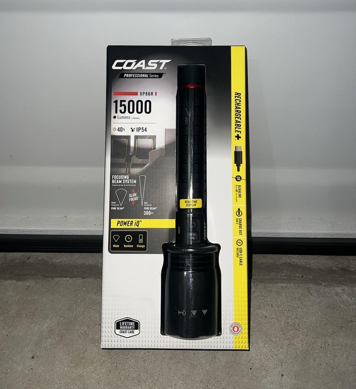Coast 15000 Lumens LED Rechargeable Flashlight IP54 300m Black XP86R Brand New